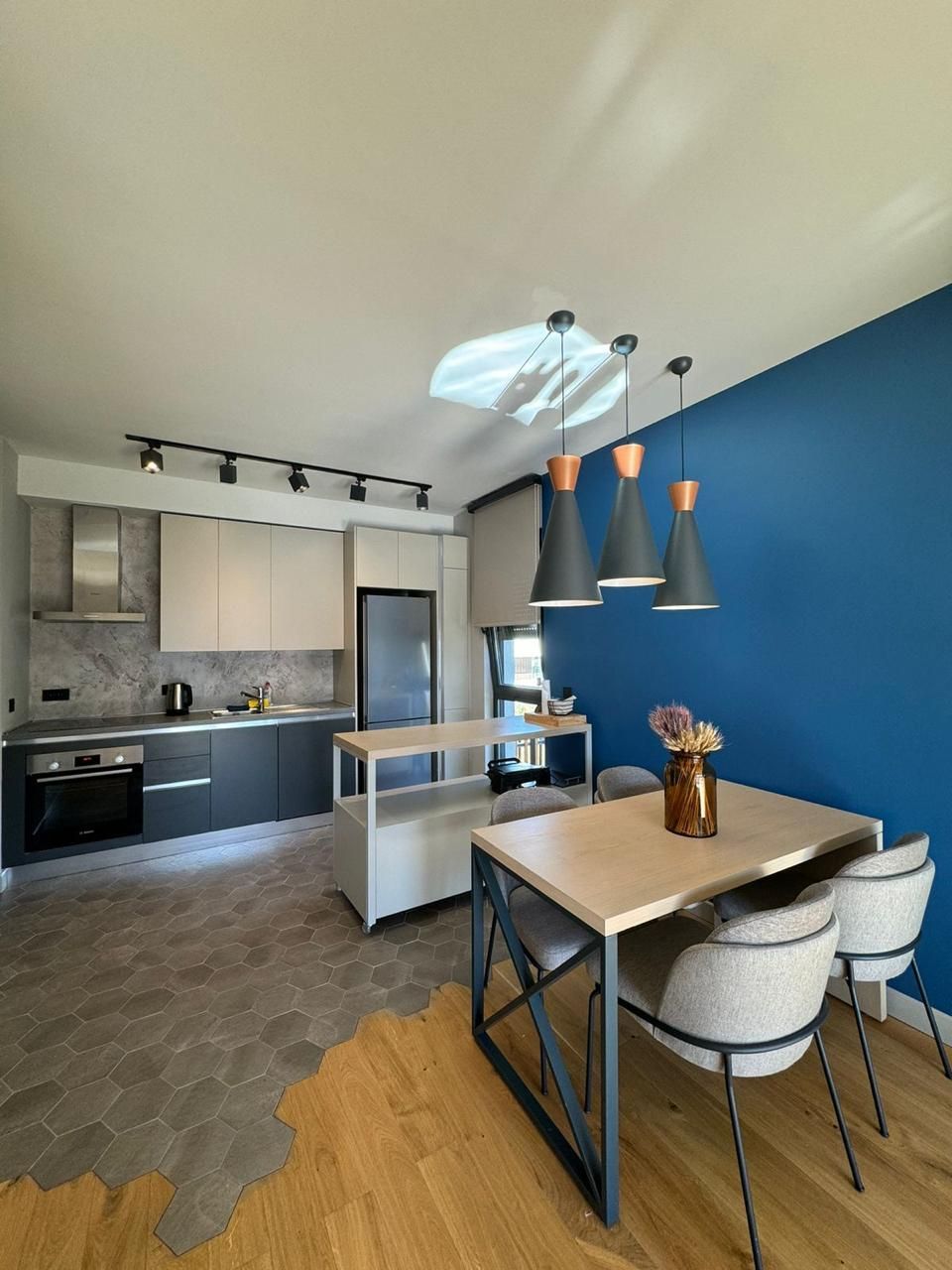 Prelep jednosoban 45m² stan na 50 metara od mora – Seljanovo, Tivat (Izdavanje na duzi period) - Amfora Real Estate