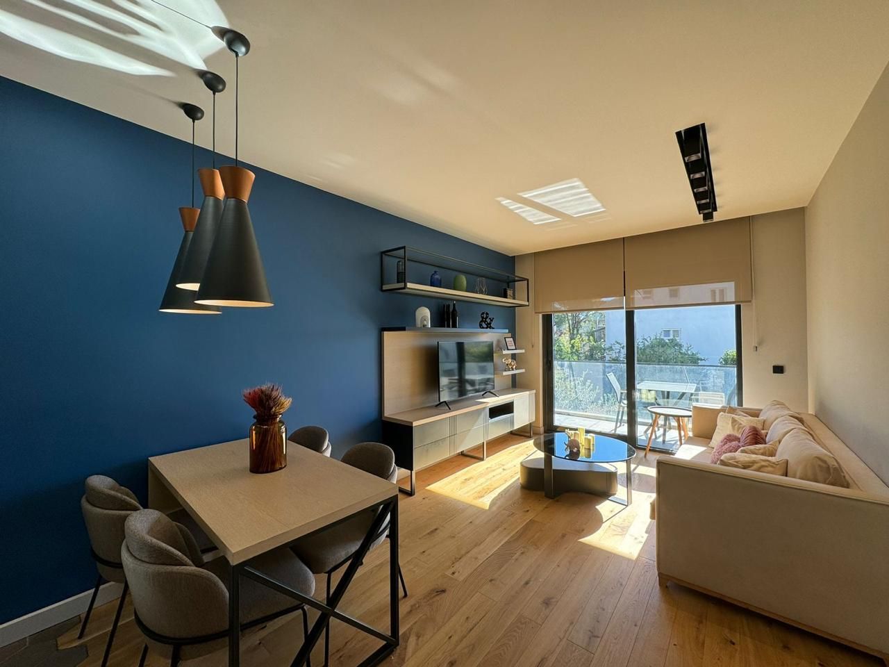 Prelep jednosoban 45m² stan na 50 metara od mora – Seljanovo, Tivat (Izdavanje na duzi period) - Amfora Real Estate