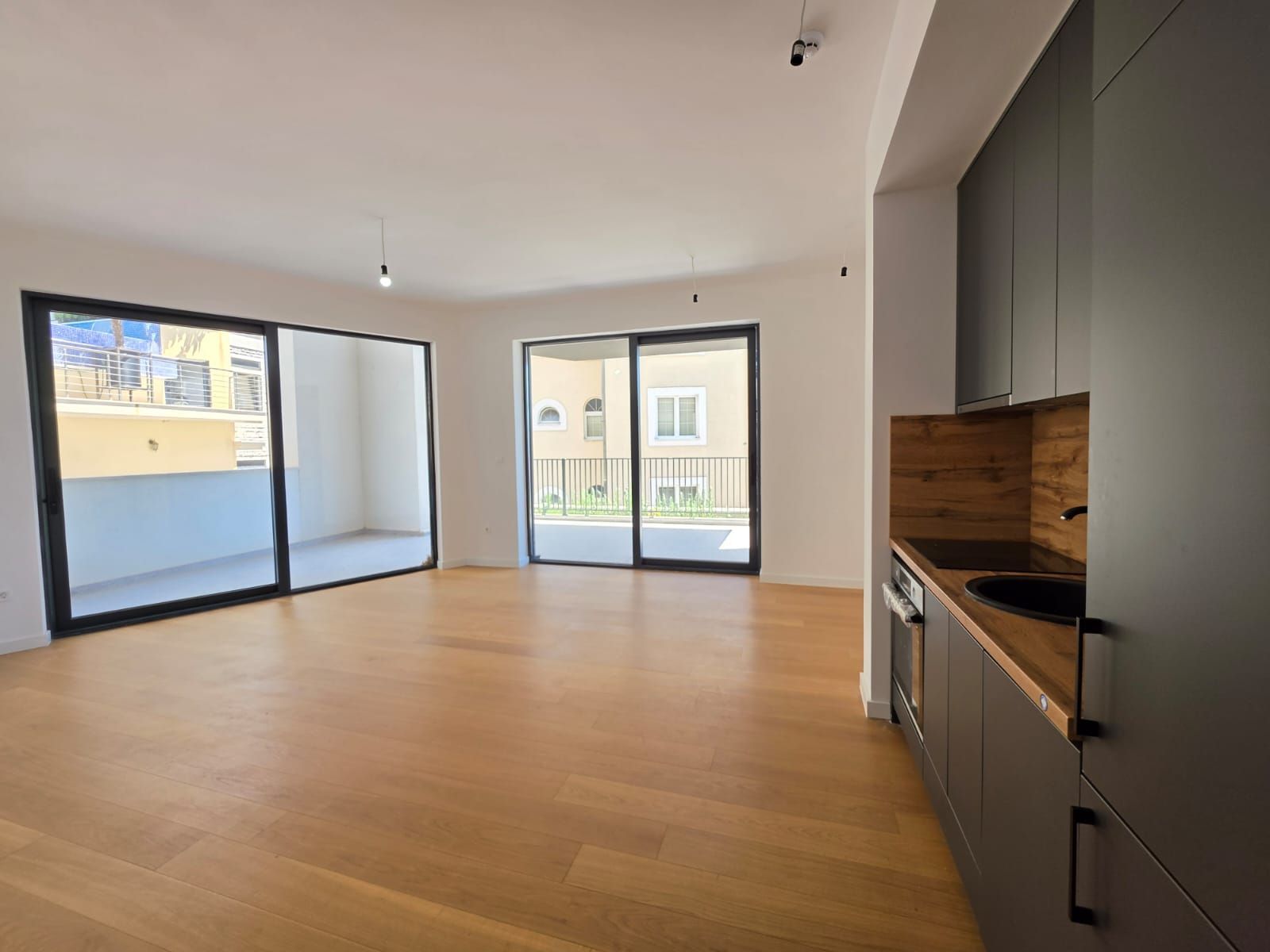 Jednosoban stan 77m2 u novom stambenom kompleksu u Becicima. - Amfora Real Estate