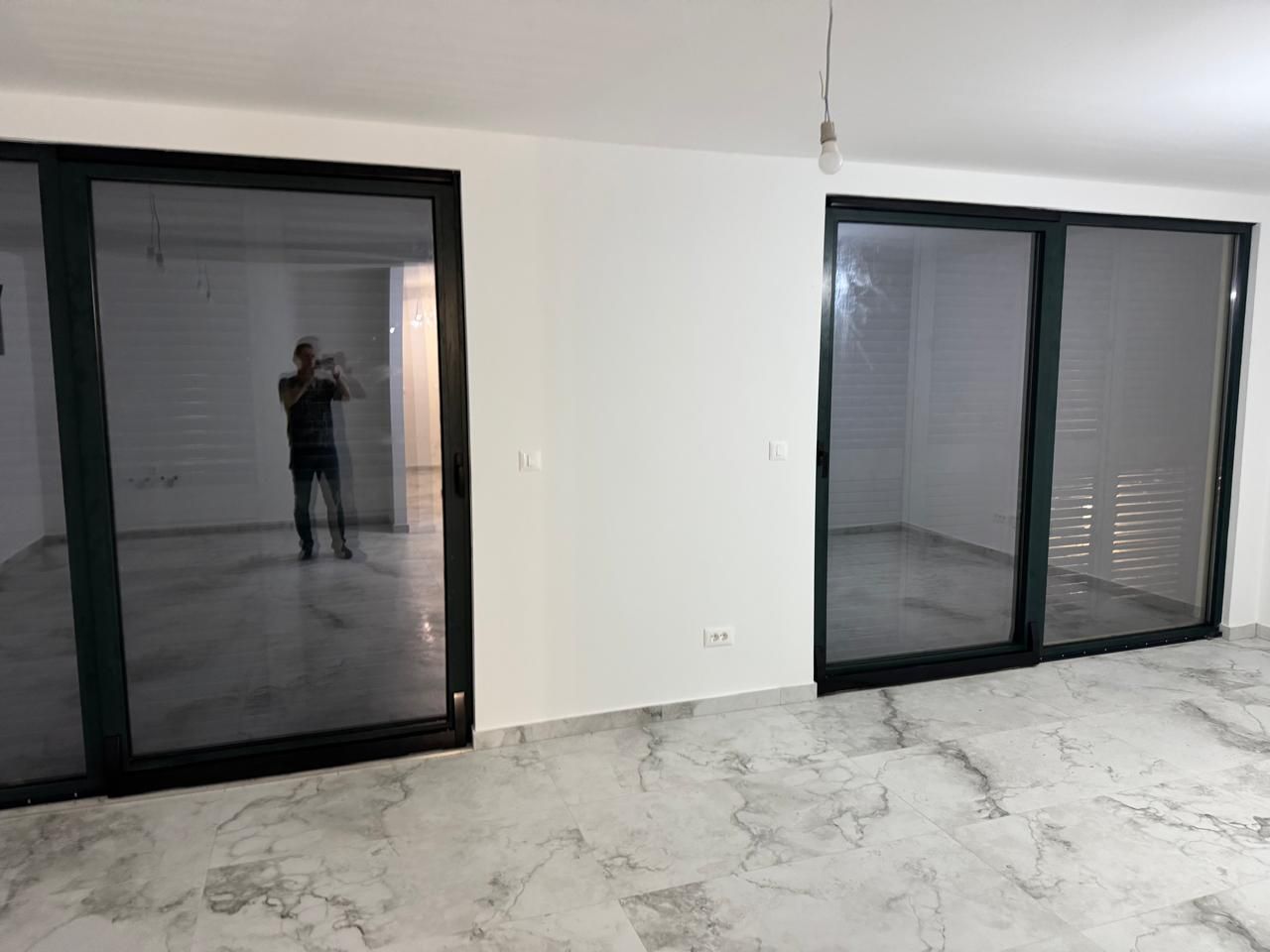 Prodaje se trosoban stan 96m2 u novoj stambenoj zgradi (bez placanja poreza 3%) - DJURASEVICI,TIVAT - Amfora Real Estate