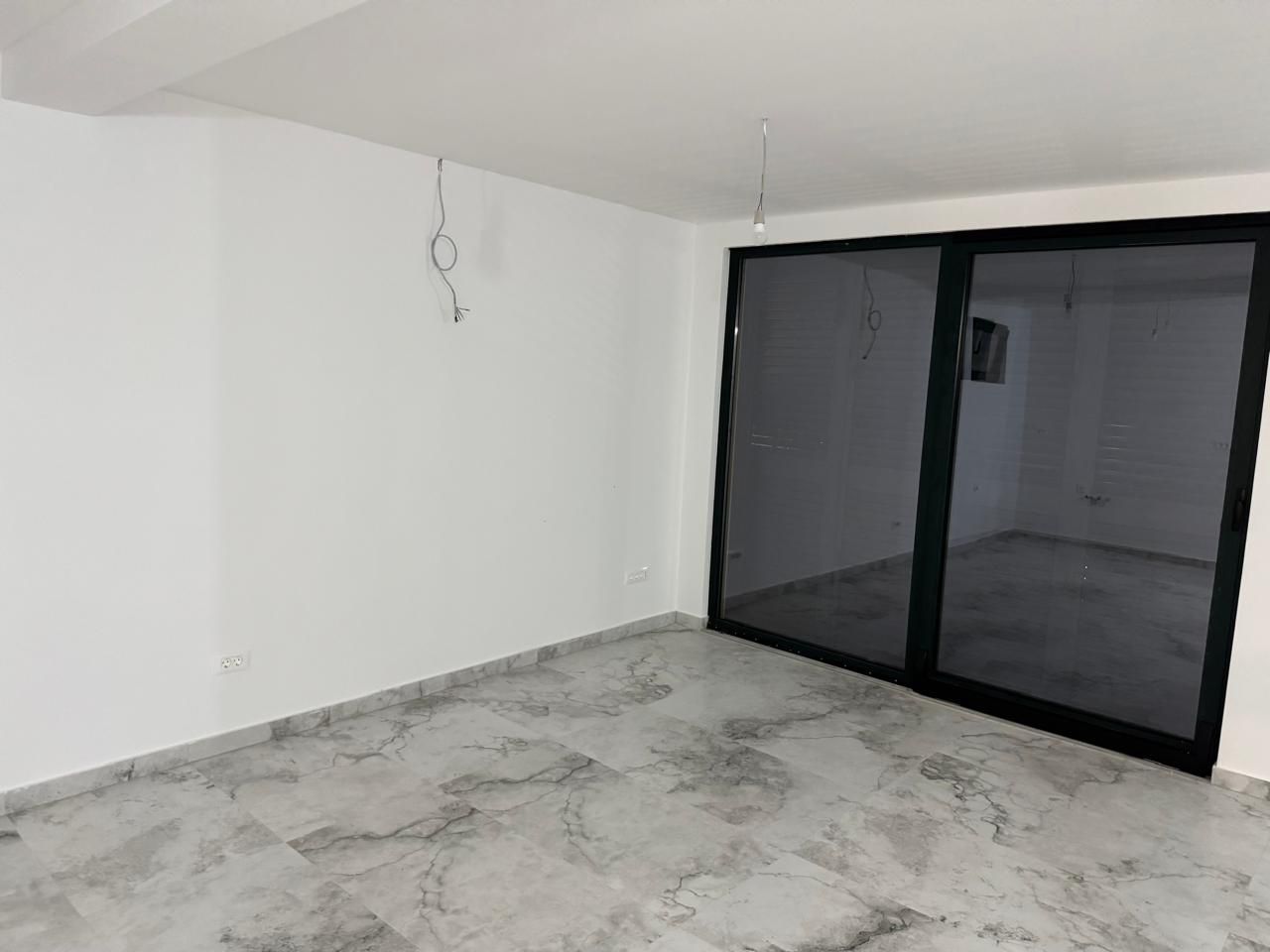 Prodaje se trosoban stan 96m2 u novoj stambenoj zgradi (bez placanja poreza 3%) - DJURASEVICI,TIVAT - Amfora Real Estate