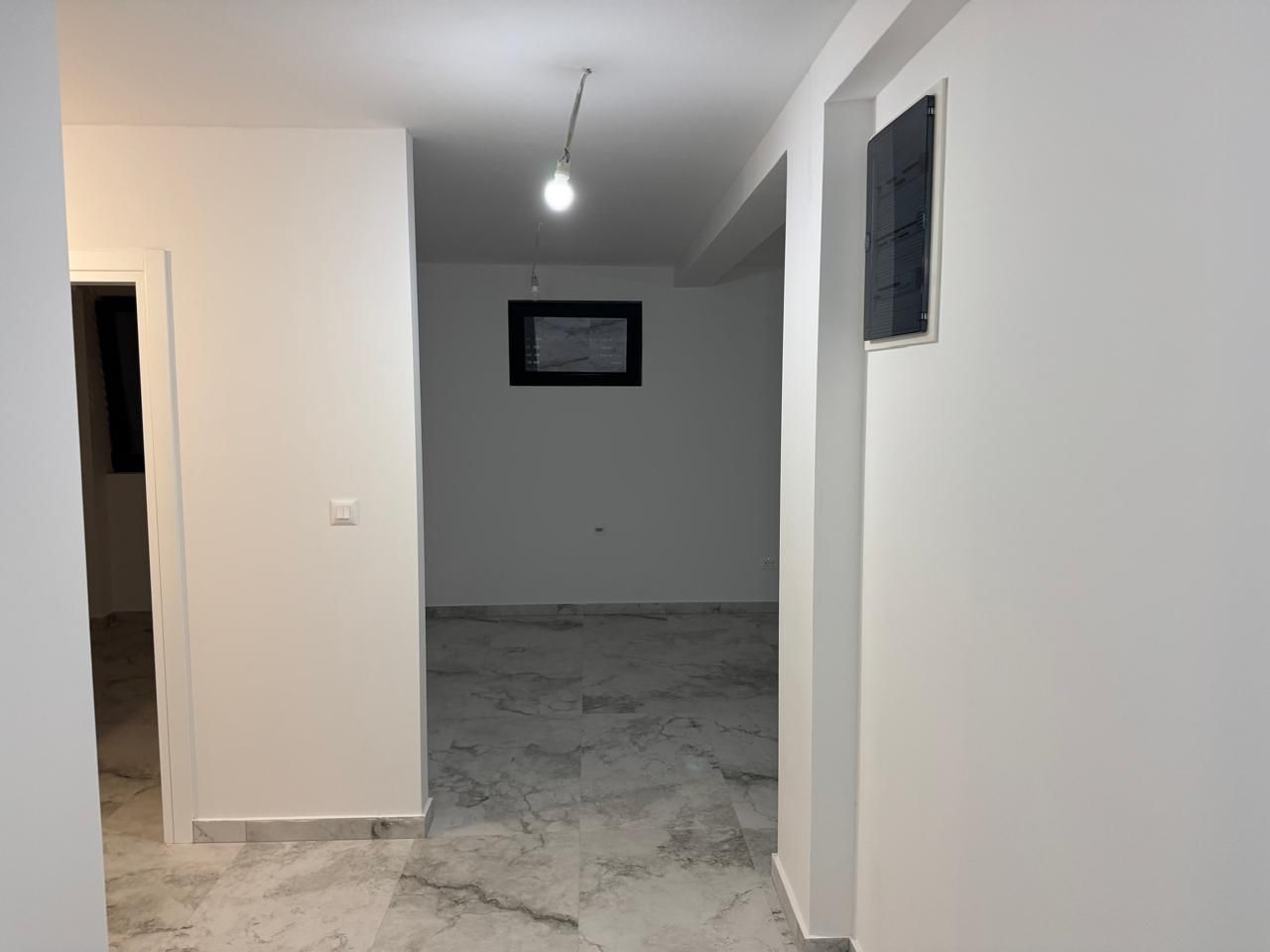Prodaje se trosoban stan 96m2 u novoj stambenoj zgradi (bez placanja poreza 3%) - DJURASEVICI,TIVAT - Amfora Real Estate