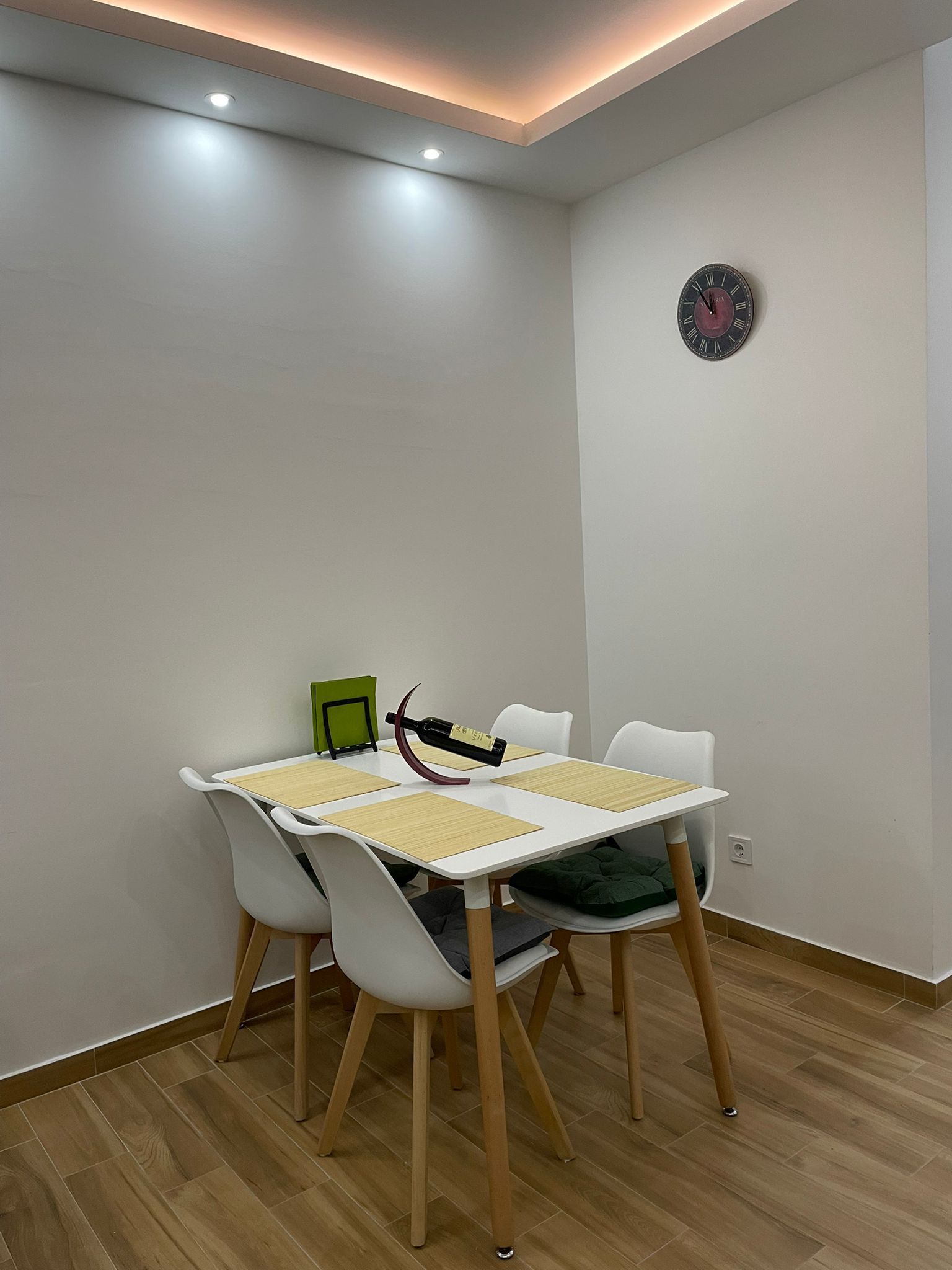 Izdavanje moderno opremljenog jednosobnog stana u Budvi – Dugoročni zakup - Amfora Real Estate