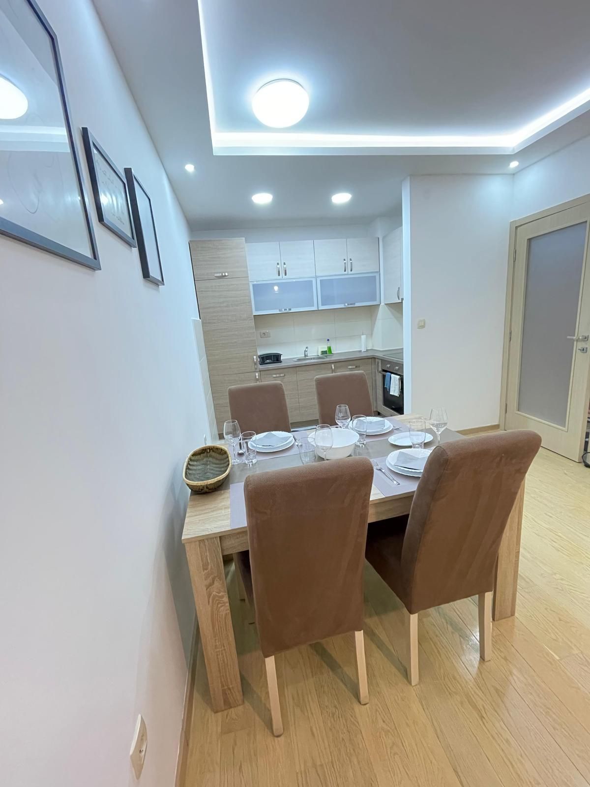 Izdavanje moderno opremljenog jednosobnog stana 50m² u City Kvartu, Podgorica – Dugoročni zakup - Amfora Real Estate