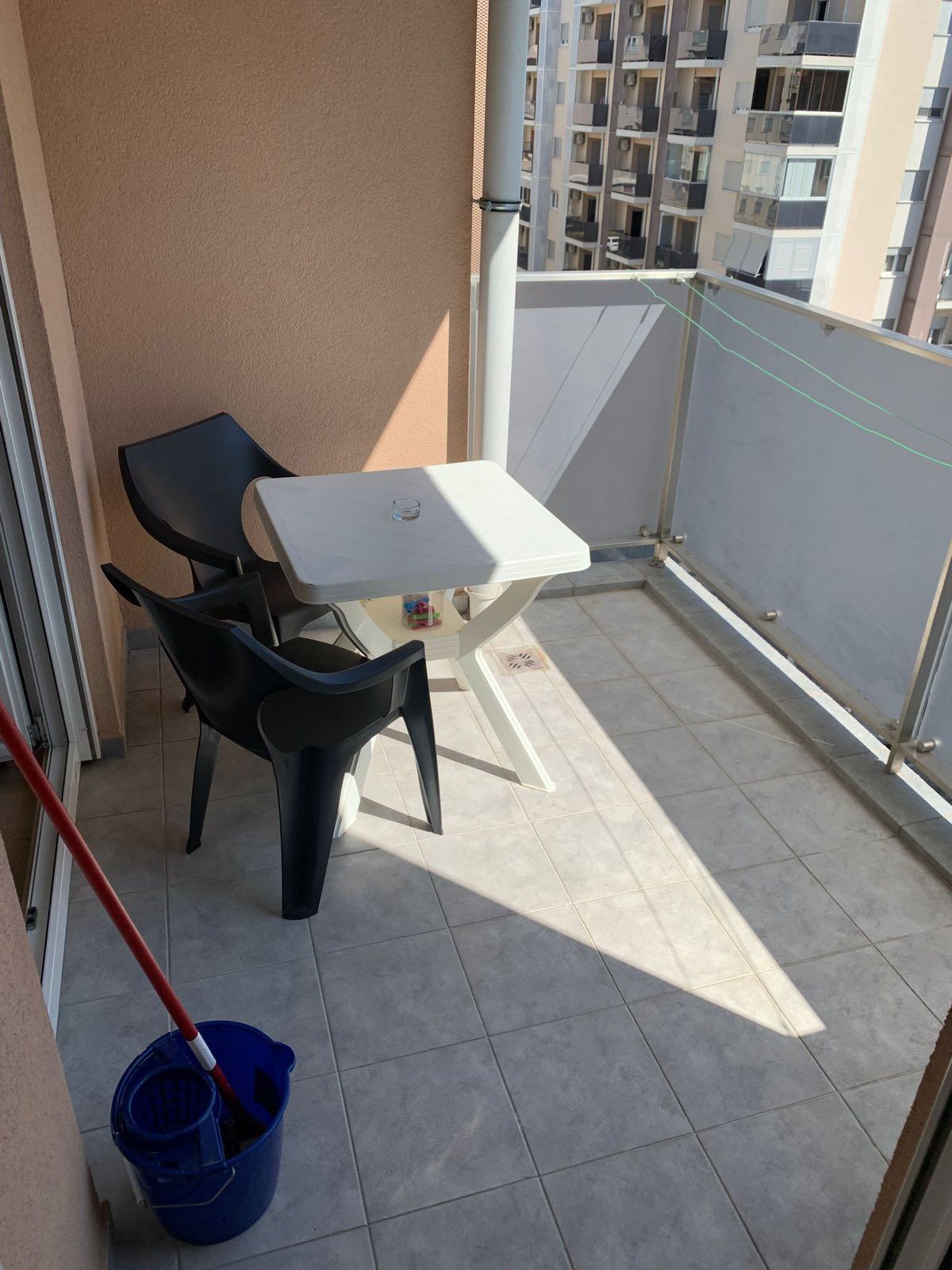 Izdavanje moderno opremljenog jednosobnog stana 50m² u City Kvartu, Podgorica – Dugoročni zakup - Amfora Real Estate