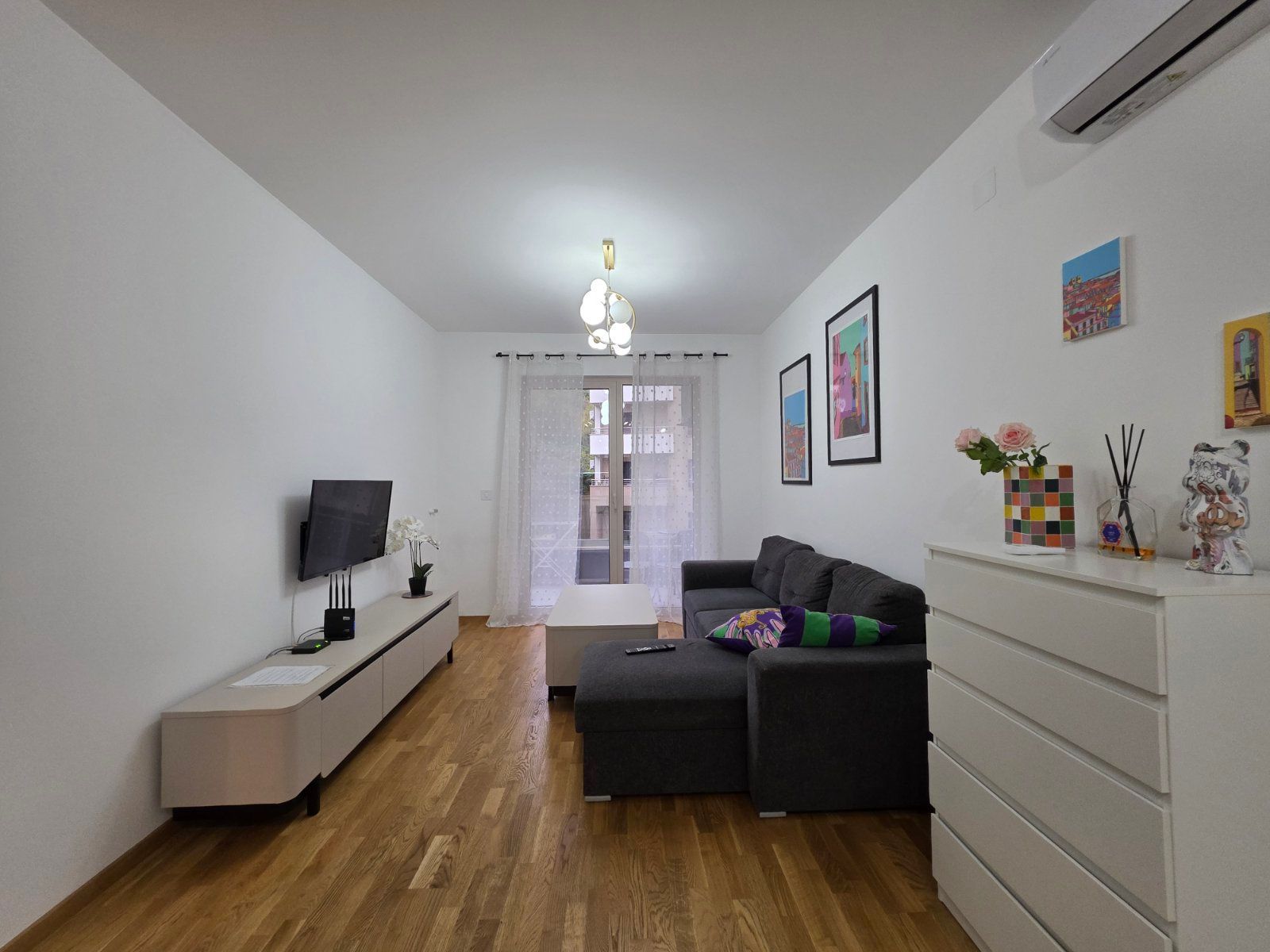 Na prodaju nov, moderno opremljen dvosoban stan 55m², Bečići - Amfora Real Estate