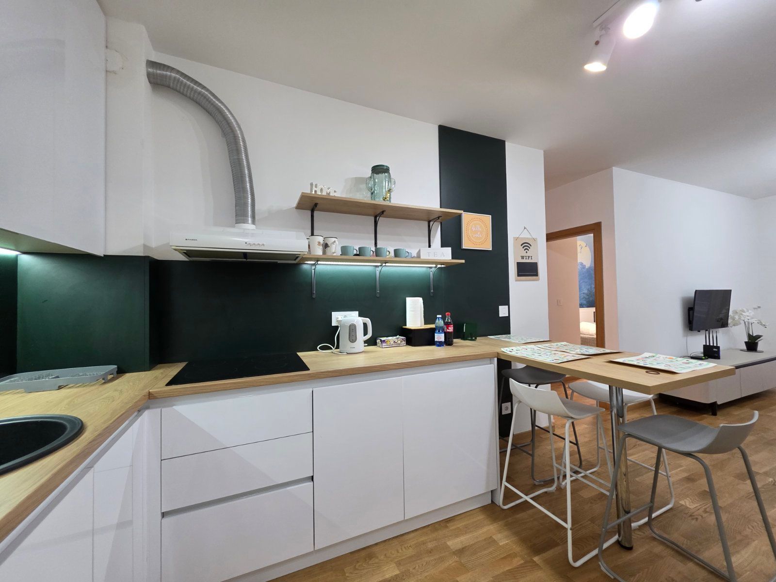 Na prodaju nov, moderno opremljen dvosoban stan 55m², Bečići - Amfora Real Estate