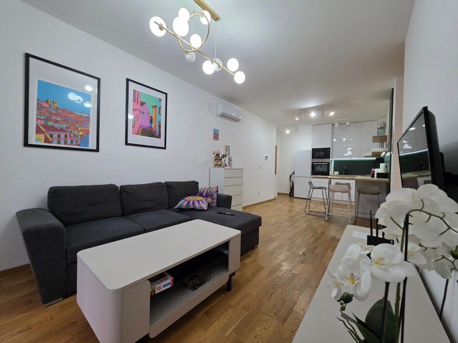 Na prodaju nov, moderno opremljen dvosoban stan 55m², Bečići - Amfora Real Estate