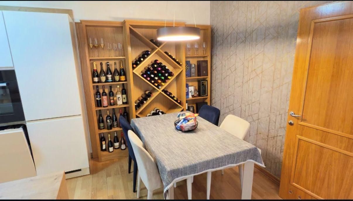 Na prodaju lepo opremljen stan 86 m² sa dve spavaće sobe – Bečići, Budva - Amfora Real Estate