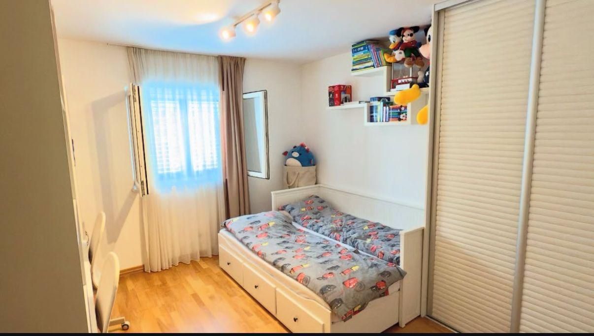 Na prodaju lepo opremljen stan 86 m² sa dve spavaće sobe – Bečići, Budva - Amfora Real Estate