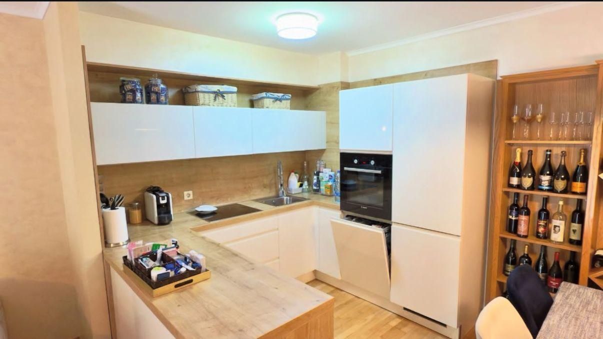 Na prodaju lepo opremljen stan 86 m² sa dve spavaće sobe – Bečići, Budva - Amfora Real Estate