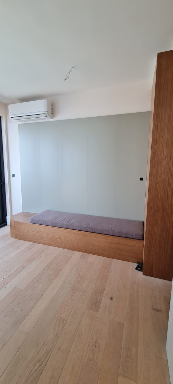 Na prodaju luksuzan dvosoban stan 113 m² sa panoramskim pogledom i bazenom – Prva linija, Bečići - Amfora Real Estate