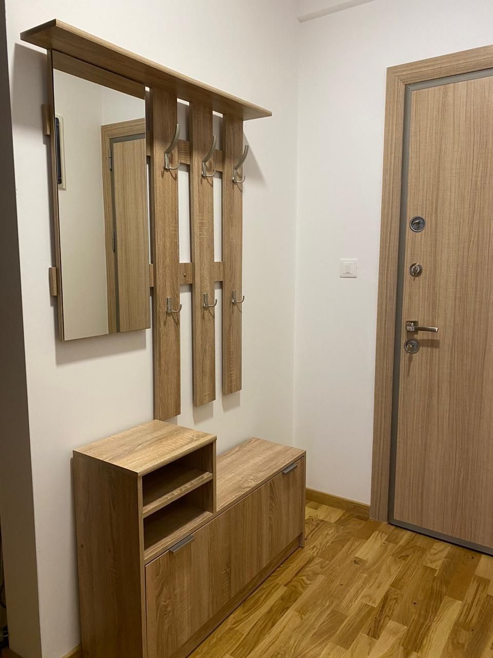 Izdaje se moderno opremljen jednosoban stan 40 m² sa pogledom na more i garažnim mestom – Bečići, dugoročni najam - Amfora Real Estate