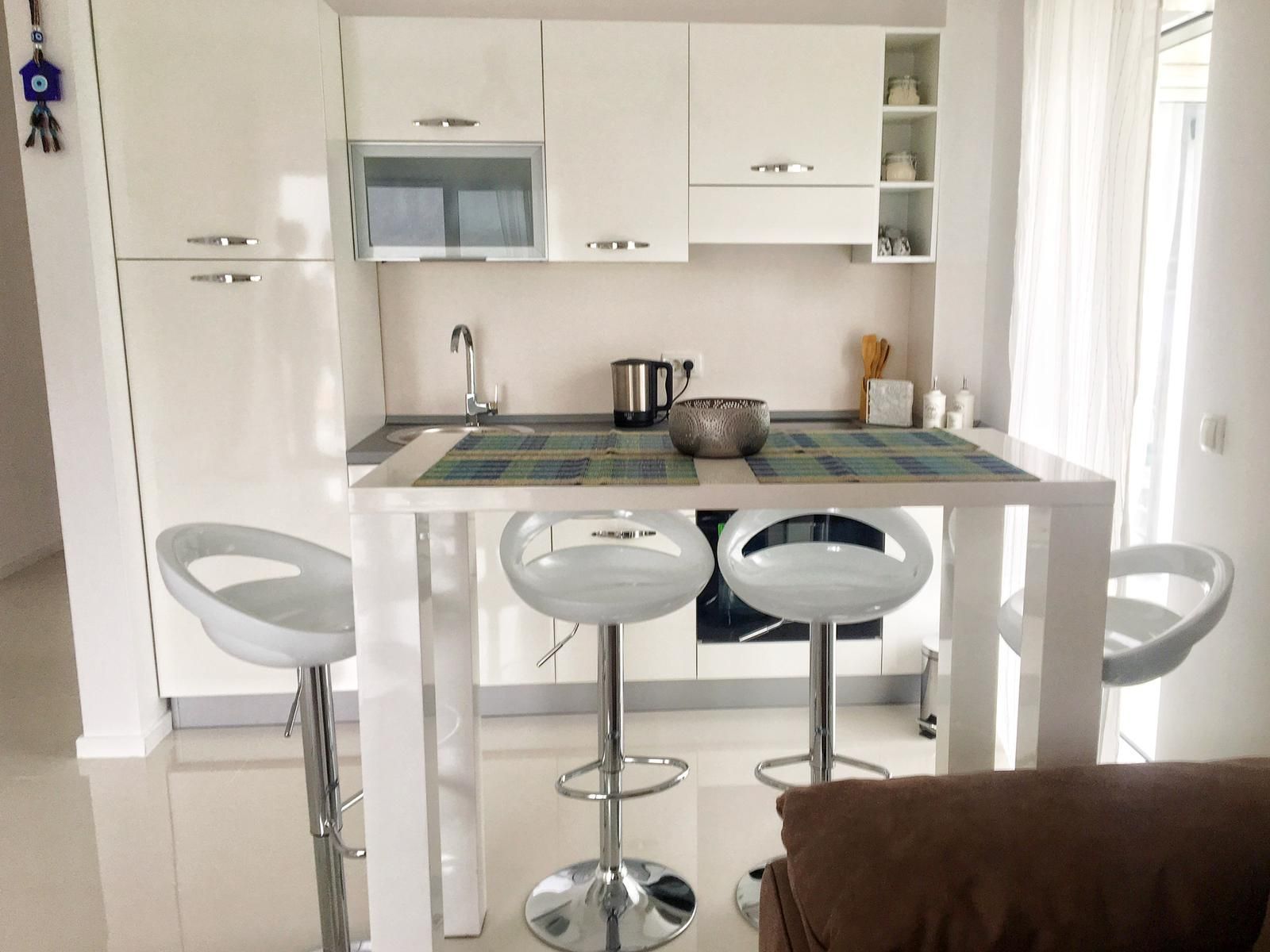 Izdavanje jednosoban stan sa pogledom na more,Kotor (Izdavanje na duzi period) - Amfora Real Estate