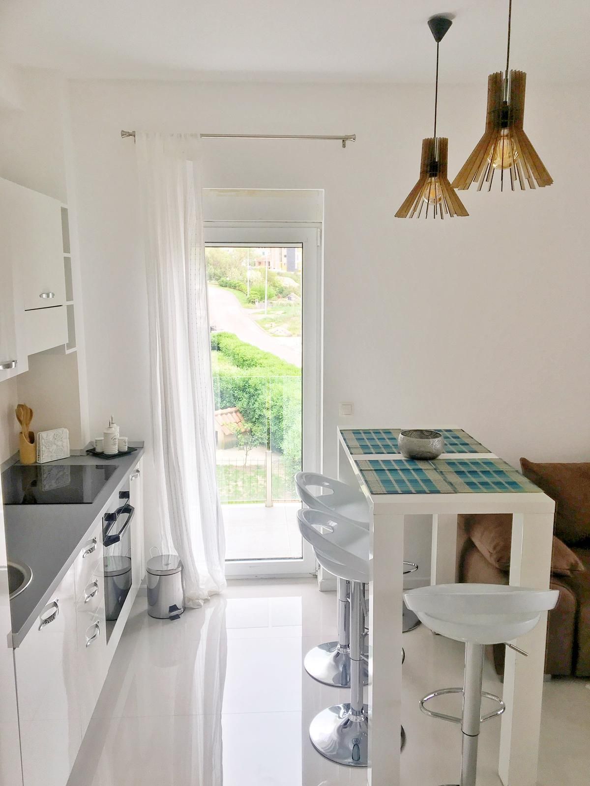 Izdavanje jednosoban stan sa pogledom na more,Kotor (Izdavanje na duzi period) - Amfora Real Estate