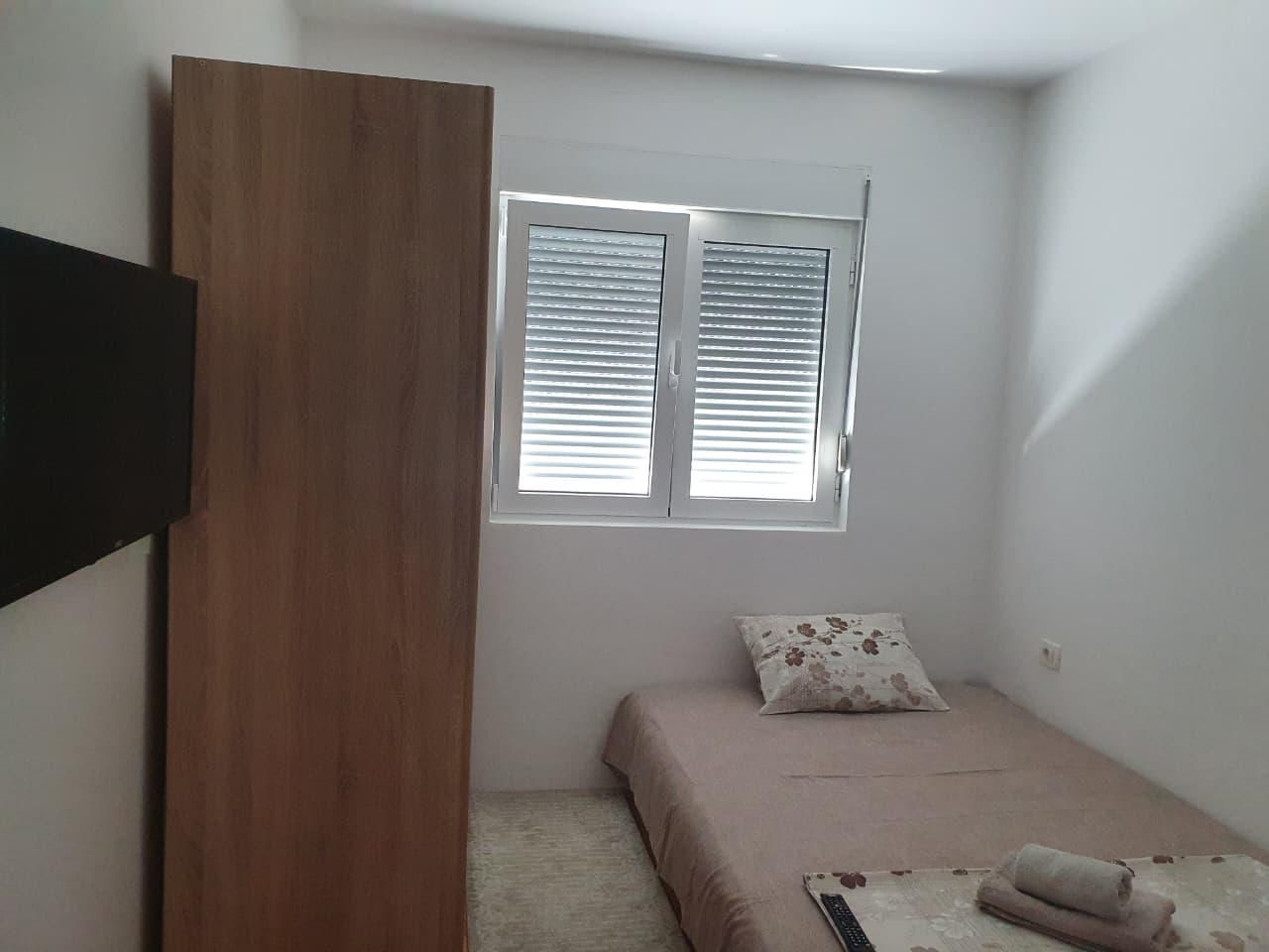 Izdaje se opremljen jednosoban stan 45m² na Maslinskom putu, Budva (Na duzi period) - Amfora Real Estate