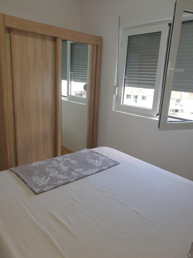 Izdaje se opremljen jednosoban stan 45m² na Maslinskom putu, Budva (Na duzi period) - Amfora Real Estate