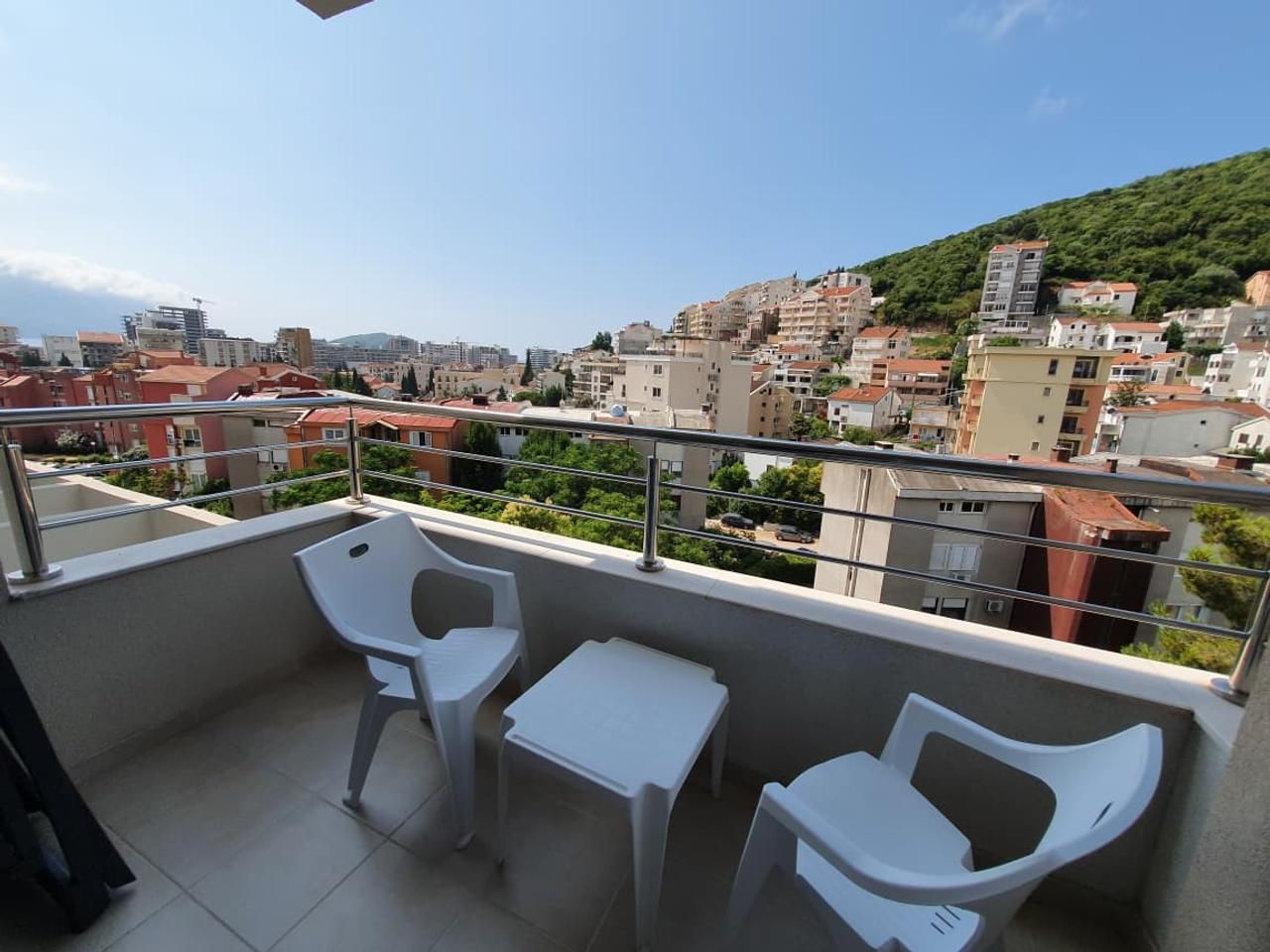 Izdaje se opremljen jednosoban stan 45m² na Maslinskom putu, Budva (Na duzi period) - Amfora Real Estate