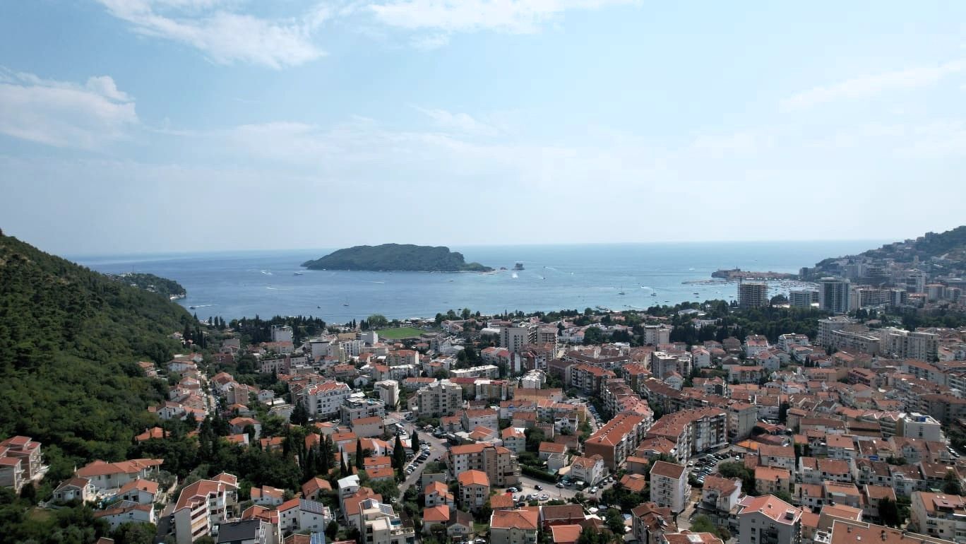 Prodaja urbanizovanog placa 318 m²-Budva, Podkošljun - Amfora Real Estate