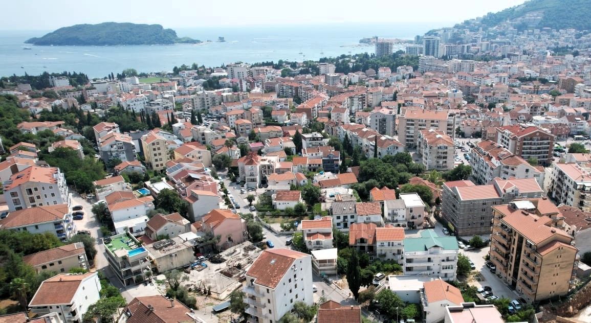Prodaja urbanizovanog placa 318 m²-Budva, Podkošljun - Amfora Real Estate