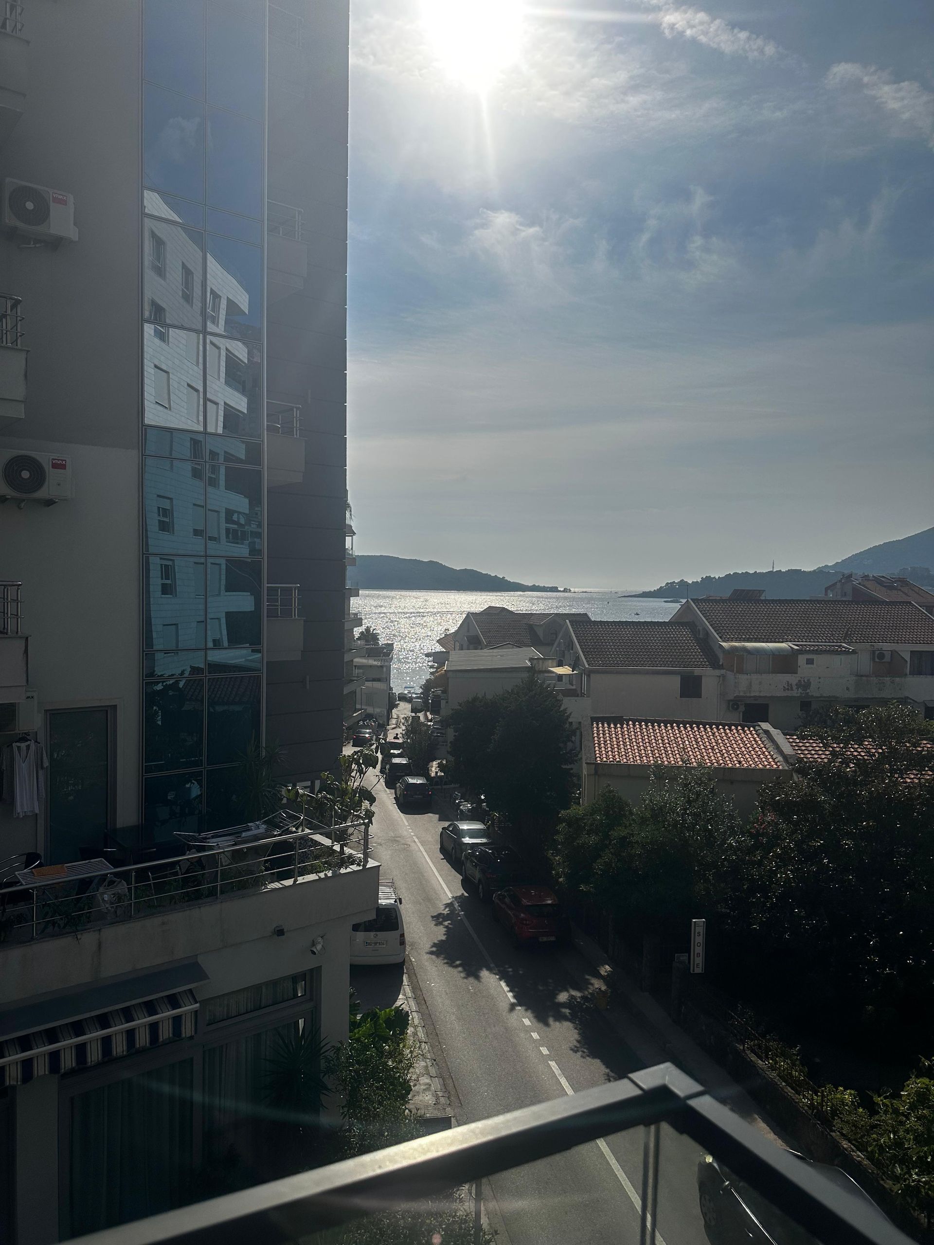 Prodaja novog jednosobnog stana 48m² sa pogledom na more i garažnim mestom – Rafailovići - Amfora Real Estate