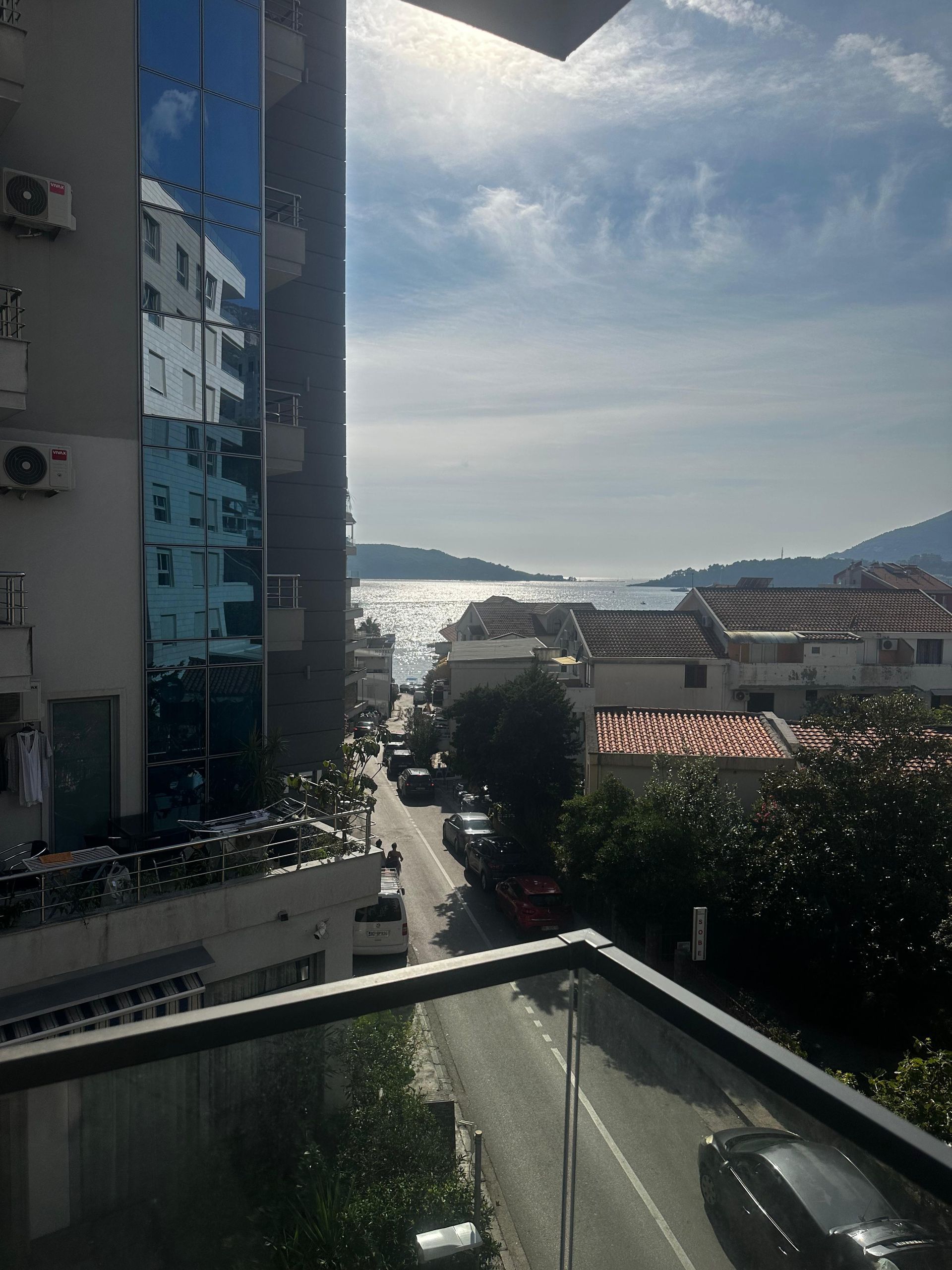 Prodaja novog jednosobnog stana 48m² sa pogledom na more i garažnim mestom – Rafailovići - Amfora Real Estate