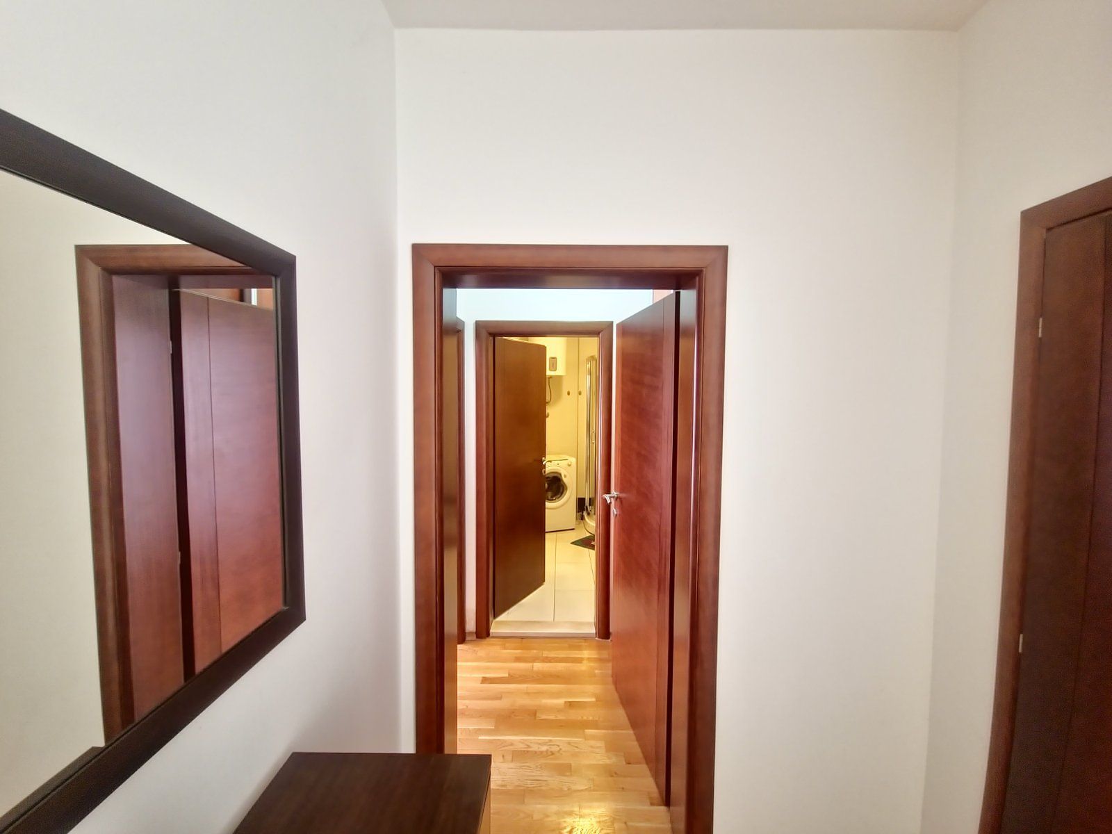 Izdaje se dvosoban namješten stan 68 m² u centru Budve – Vojvodjanska (na period do 01.06.2026) - Amfora Real Estate