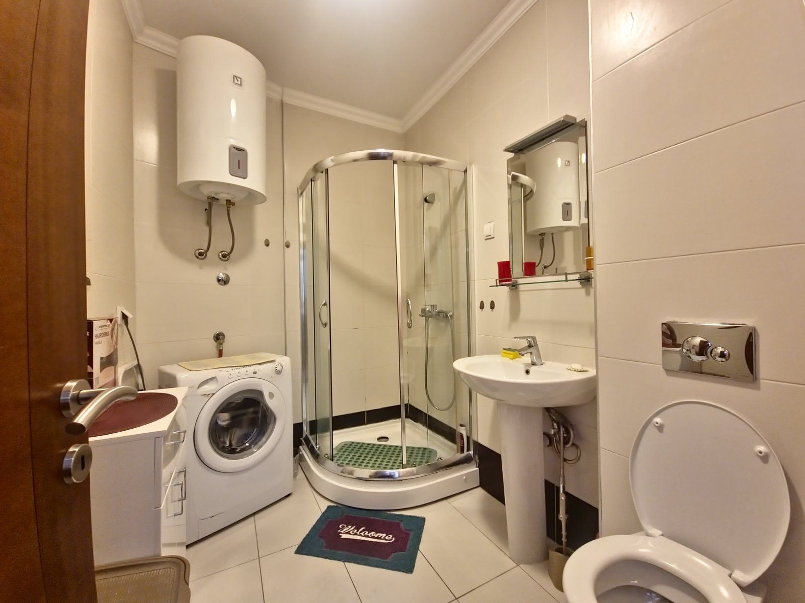 Izdaje se dvosoban namješten stan 68 m² u centru Budve – Vojvodjanska (na period do 01.06.2026) - Amfora Real Estate