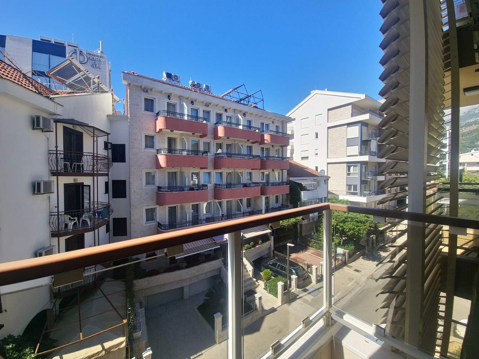 Izdaje se jednosoban namešten stan 57m² u centru Budve – Vojvodjanska ulica (na duzi period) - Amfora Real Estate