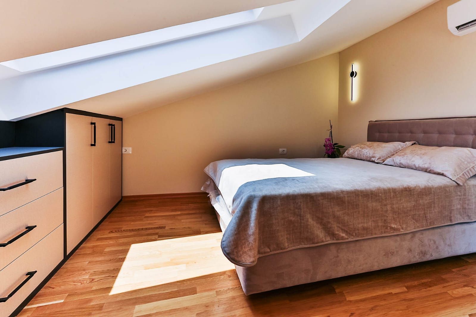 Ekskluzivna prodaja kompletnog kompleksa vila – Reževići, Budva | Bez 3% poreza | Mogućnost kupovine na rate | Investicija sa prihodom od izdavanja - Amfora Real Estate