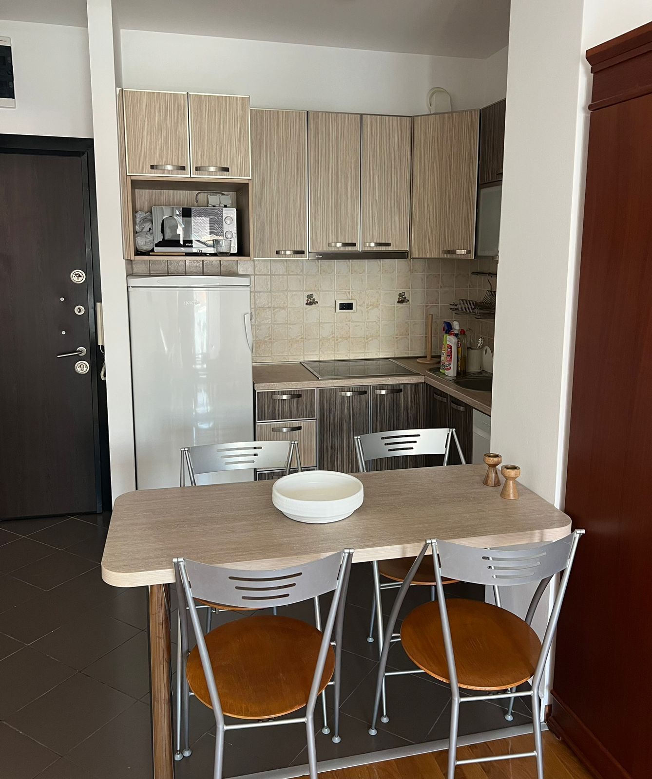 Izdavanje jednosobnog stana u centru Budve – Vojvodjanska ulica (na duzi period,dozvoljeni kucni ljubimci) - Amfora Real Estate