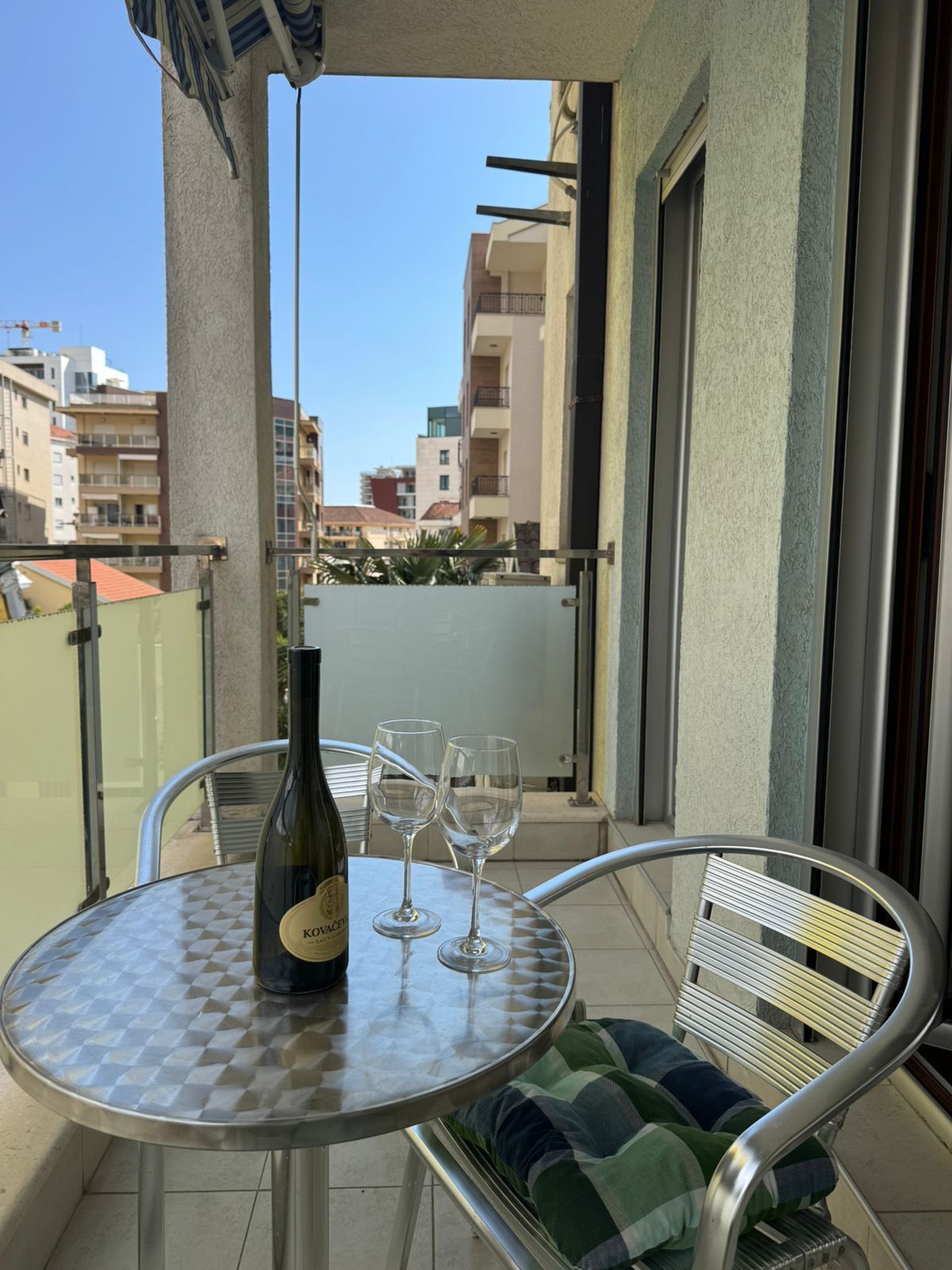 Izdavanje jednosobnog stana u centru Budve – Vojvodjanska ulica (na duzi period,dozvoljeni kucni ljubimci) - Amfora Real Estate