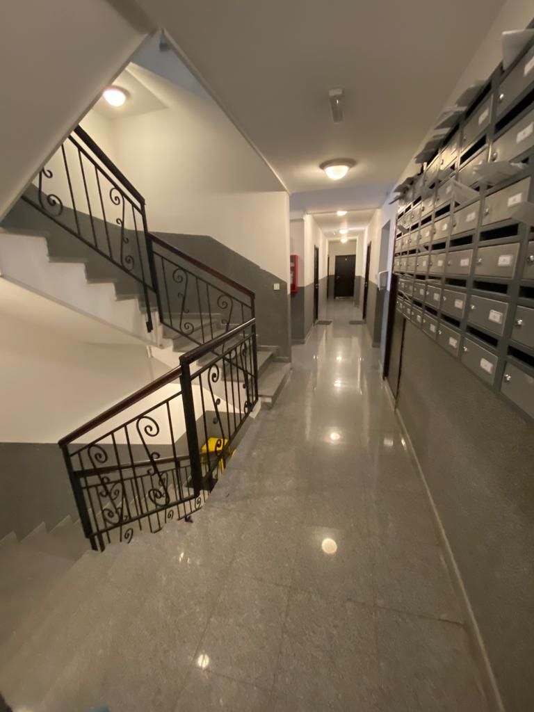 Izdavanje dvosobnog nameštenog stana 61 m² + terasa sa pogledom na more i parking mestom – Budva, Lazi (na duzi period) - Amfora Real Estate