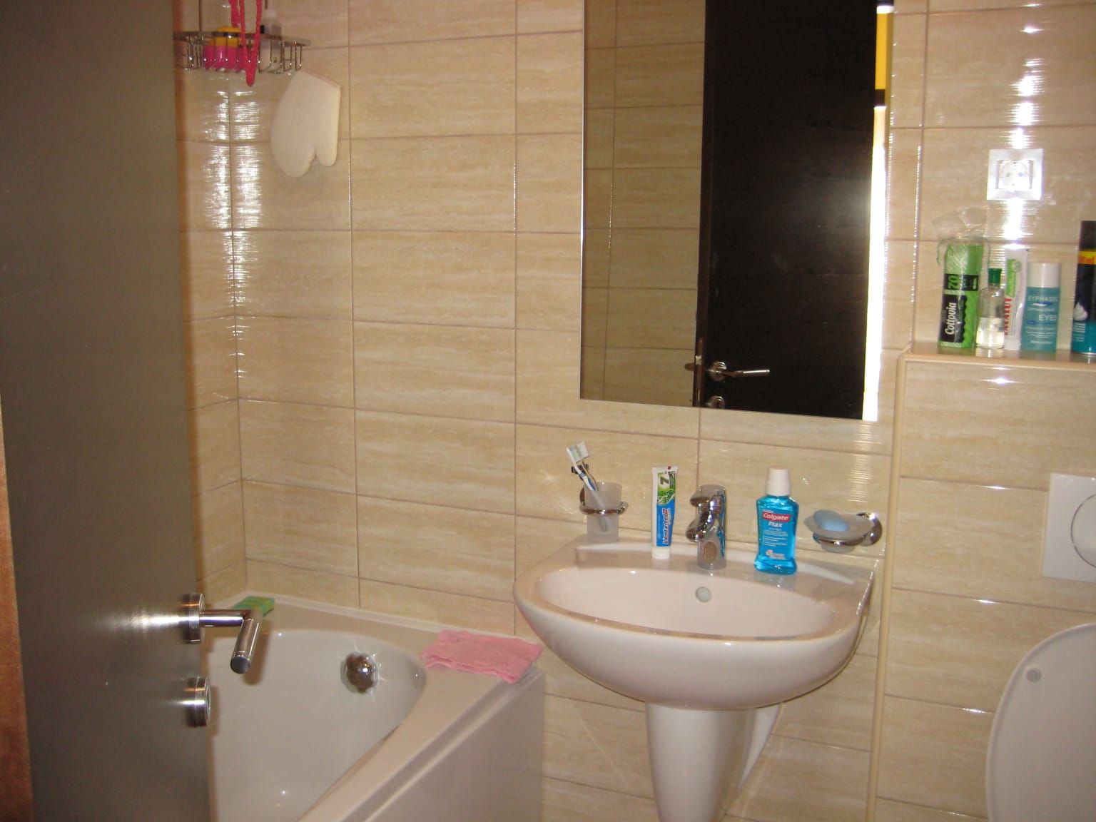 Izdavanje dvosobnog nameštenog stana 61 m² + terasa sa pogledom na more i parking mestom – Budva, Lazi (na duzi period) - Amfora Real Estate