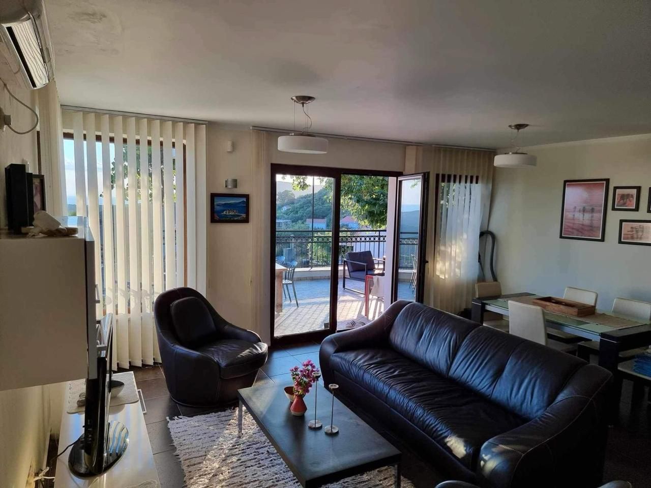 Izdavanje dvosobnog stana 80 m² sa panoramskim pogledom na more (na duzi period) - Amfora Real Estate