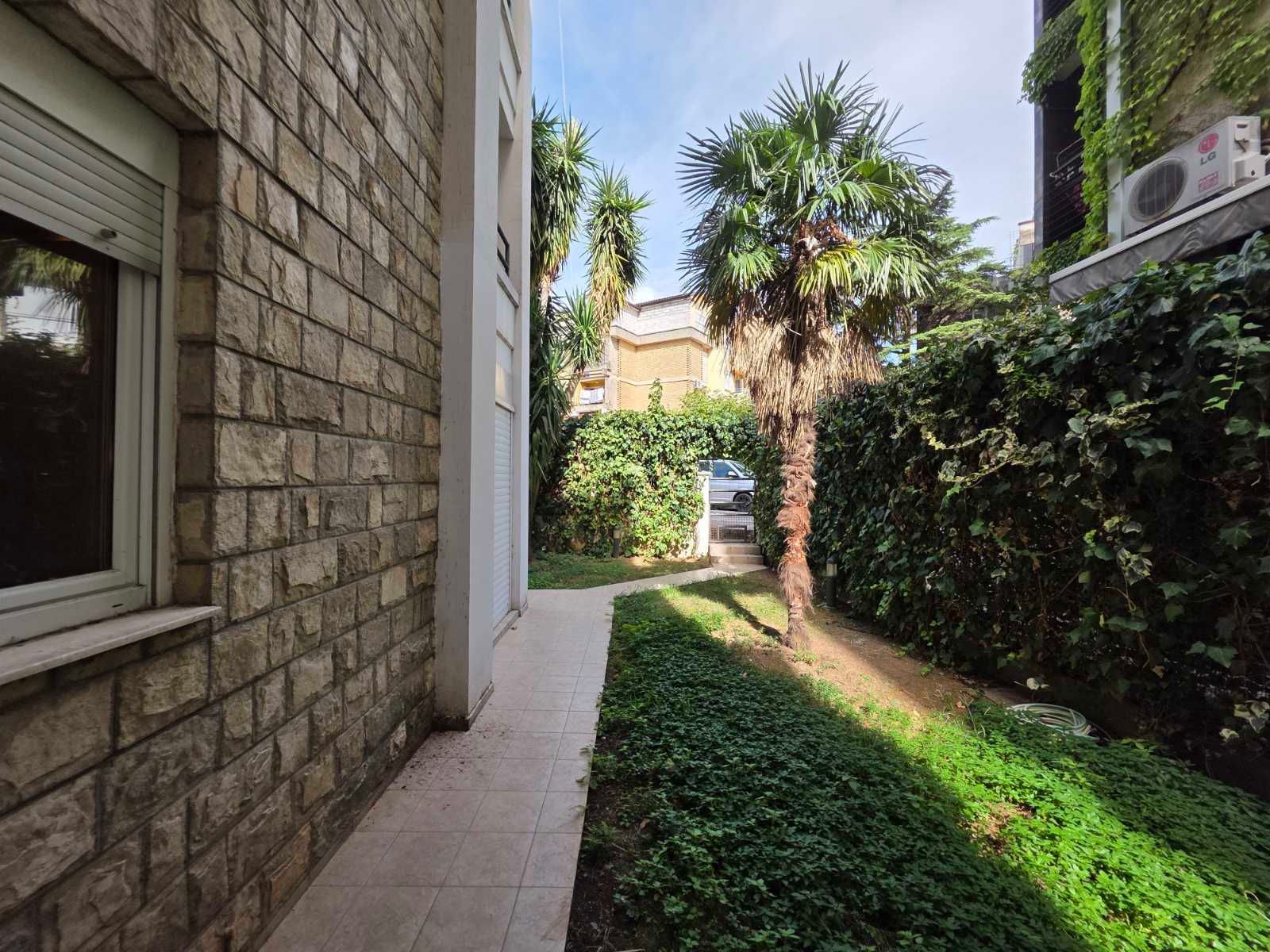 Prodaja dvosobnog stana 70 m² sa dvorištem i baštom – Budva,Centar - Amfora Real Estate