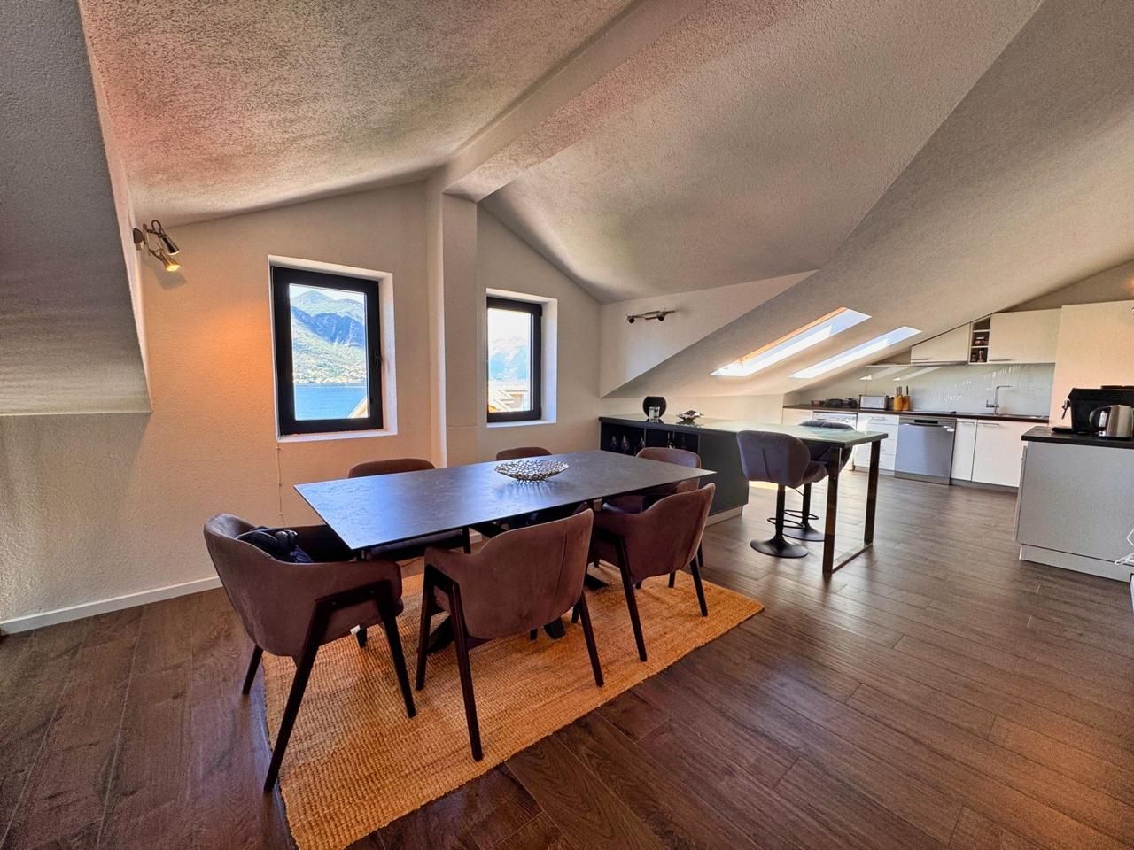 Prodaja dvosobnog apartmana 82m² sa pogledom na more, bazenom i parkingom – Dobrota, Kotor - Amfora Real Estate