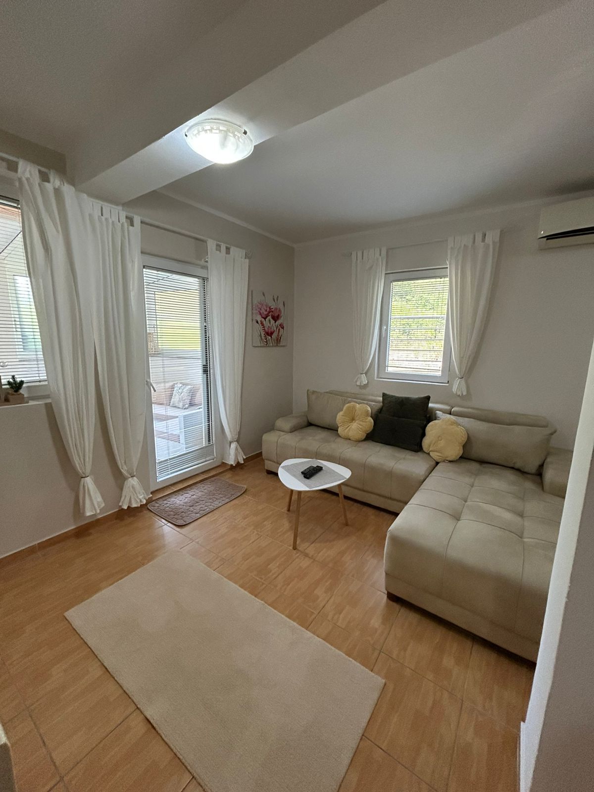 Izdavanje jednosobnog stana 47m² – Prijevor, Budva (izdavanje na period do 01.06.2026) - Amfora Real Estate