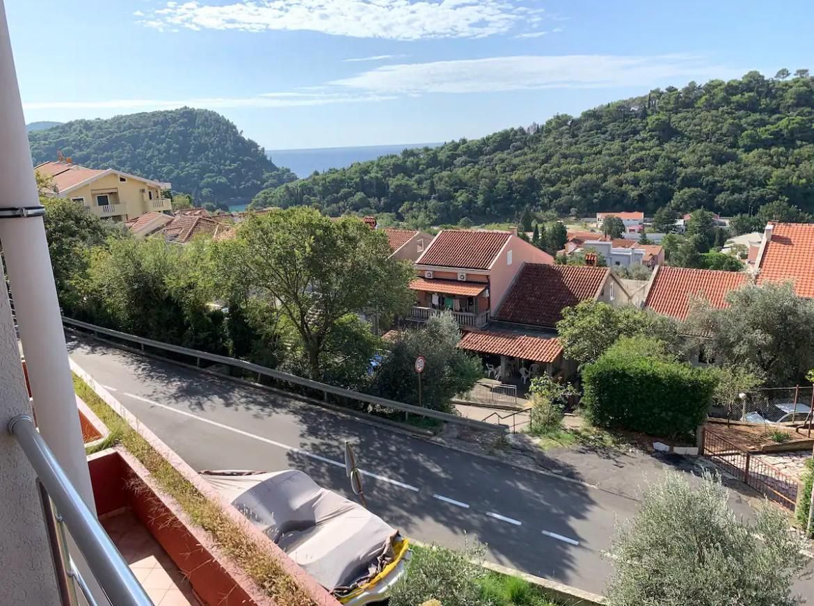 Jednosoban stan 44m2 sa pogledom na more,Petrovac (Na duzi period) - Amfora Real Estate