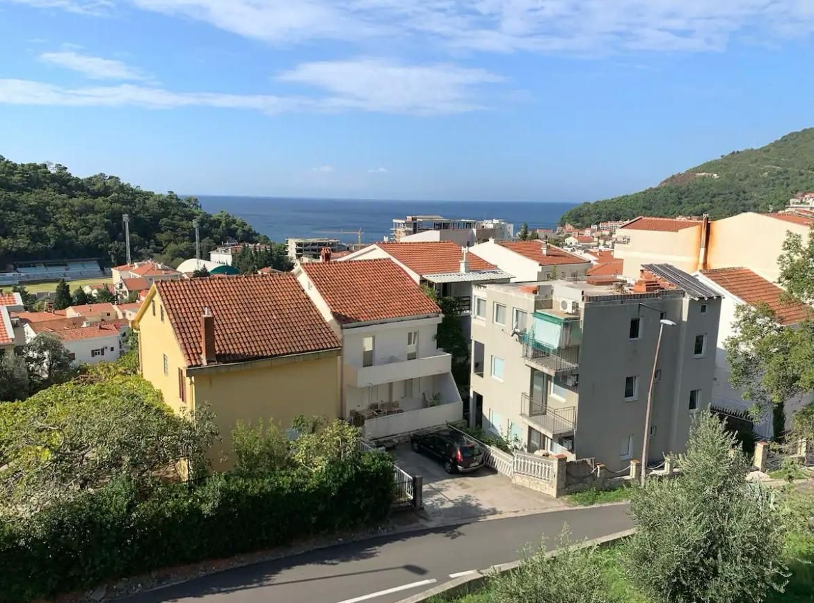 Jednosoban stan 44m2 sa pogledom na more,Petrovac (Na duzi period) - Amfora Real Estate