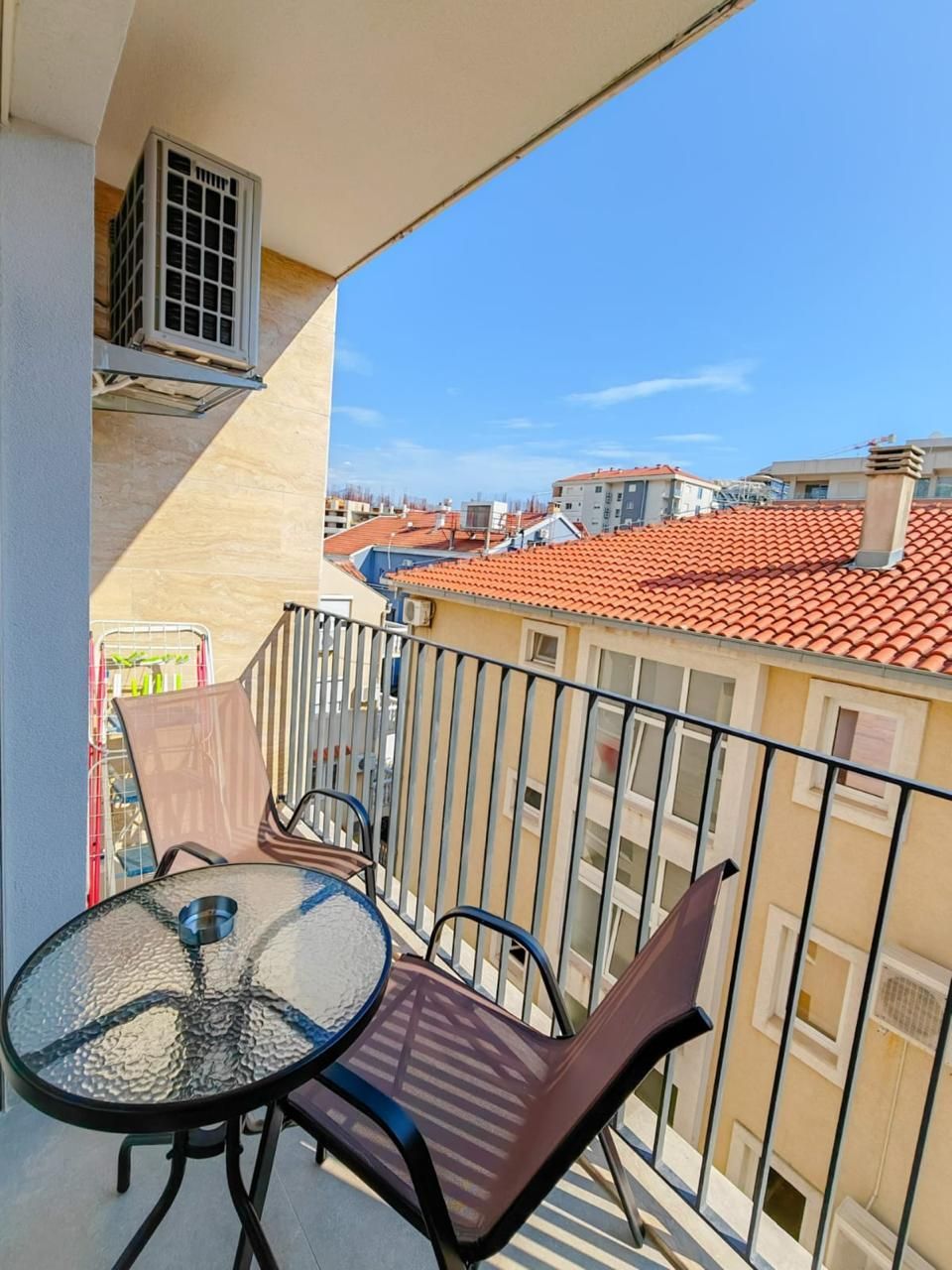 Izdavanje jednosobnog stana 42m2 u centru Budve (Na duzi period) - Amfora Real Estate