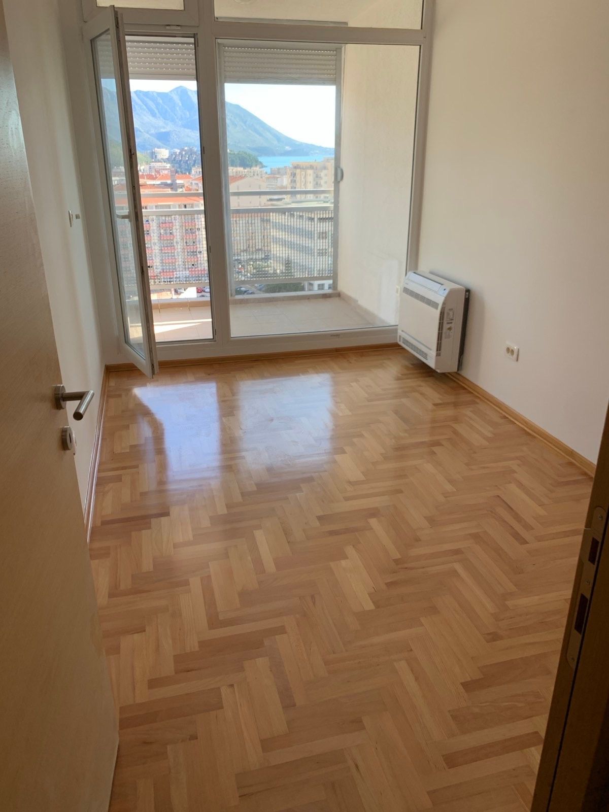 Na prodaju dvosoban stan 56 m² sa pogledom na more – Budva, Dubovica - Amfora Real Estate