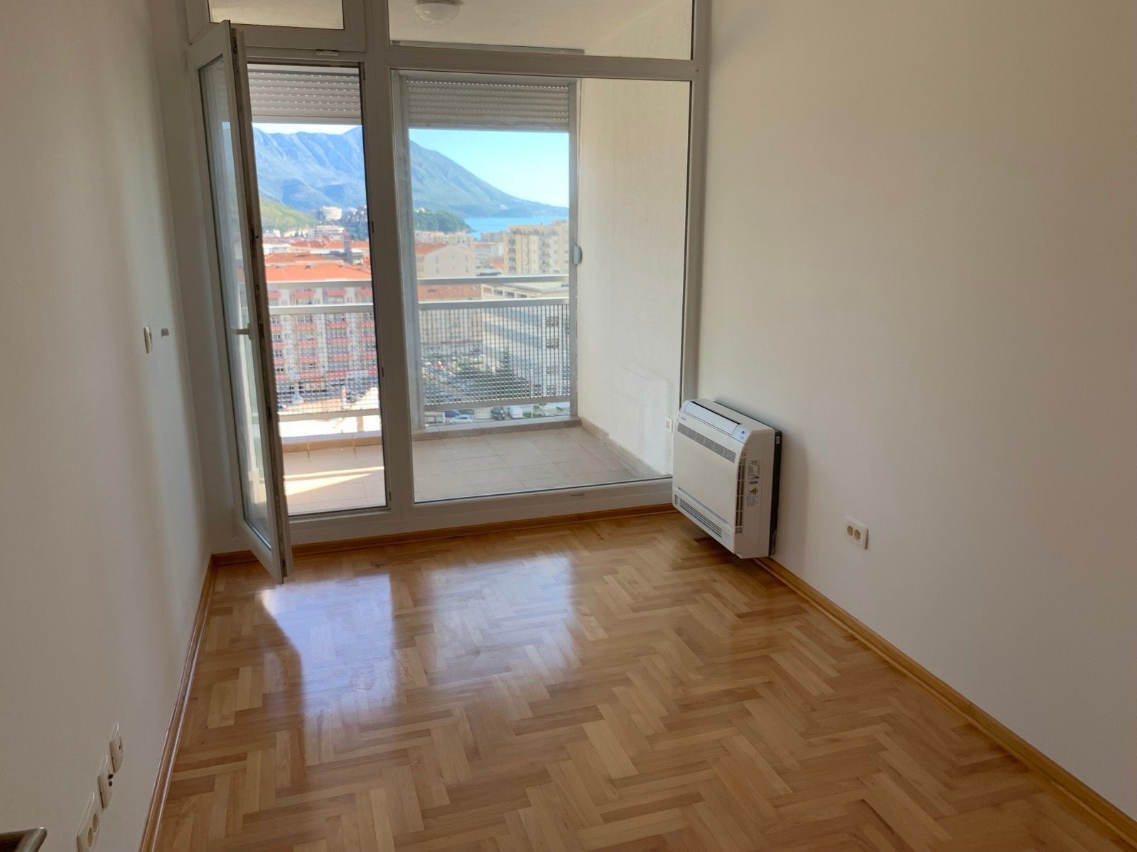 Na prodaju dvosoban stan 56 m² sa pogledom na more – Budva, Dubovica - Amfora Real Estate