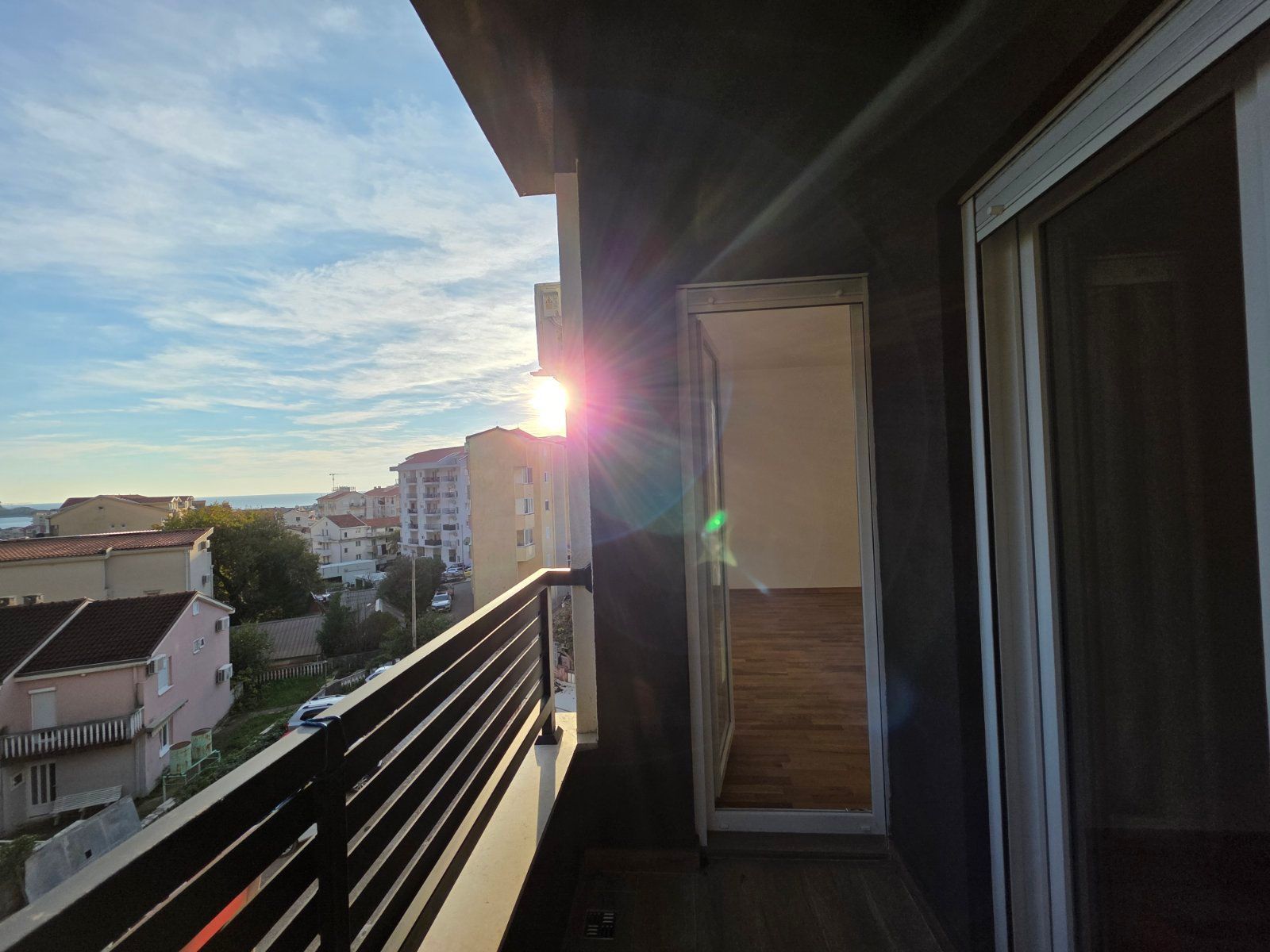 Prodaja novog jednosobnog stana 43m2 sa pogledom na more – Budva, Lazi - Amfora Real Estate