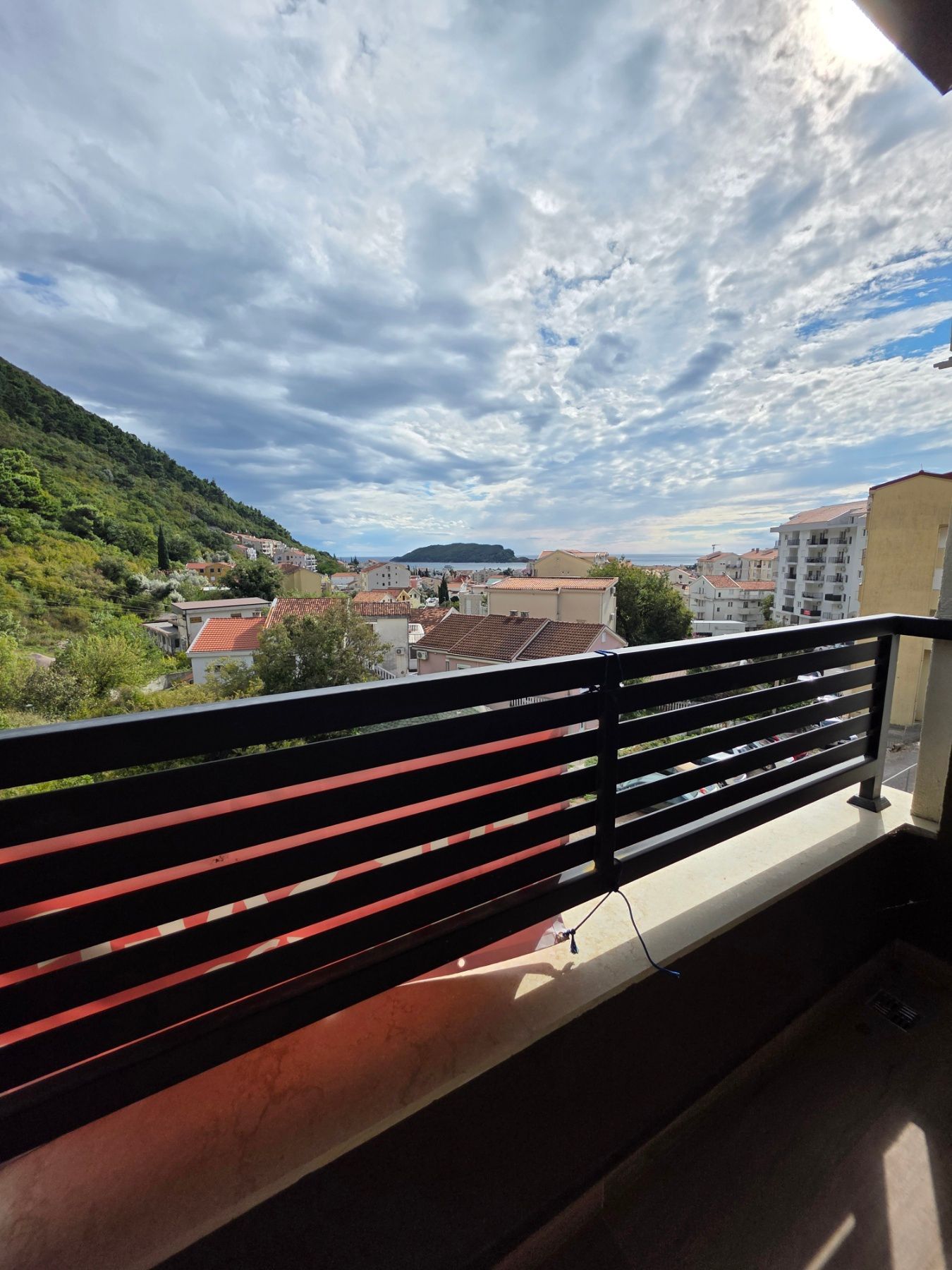 Prodaja novog jednosobnog stana 43m2 sa pogledom na more – Budva, Lazi - Amfora Real Estate