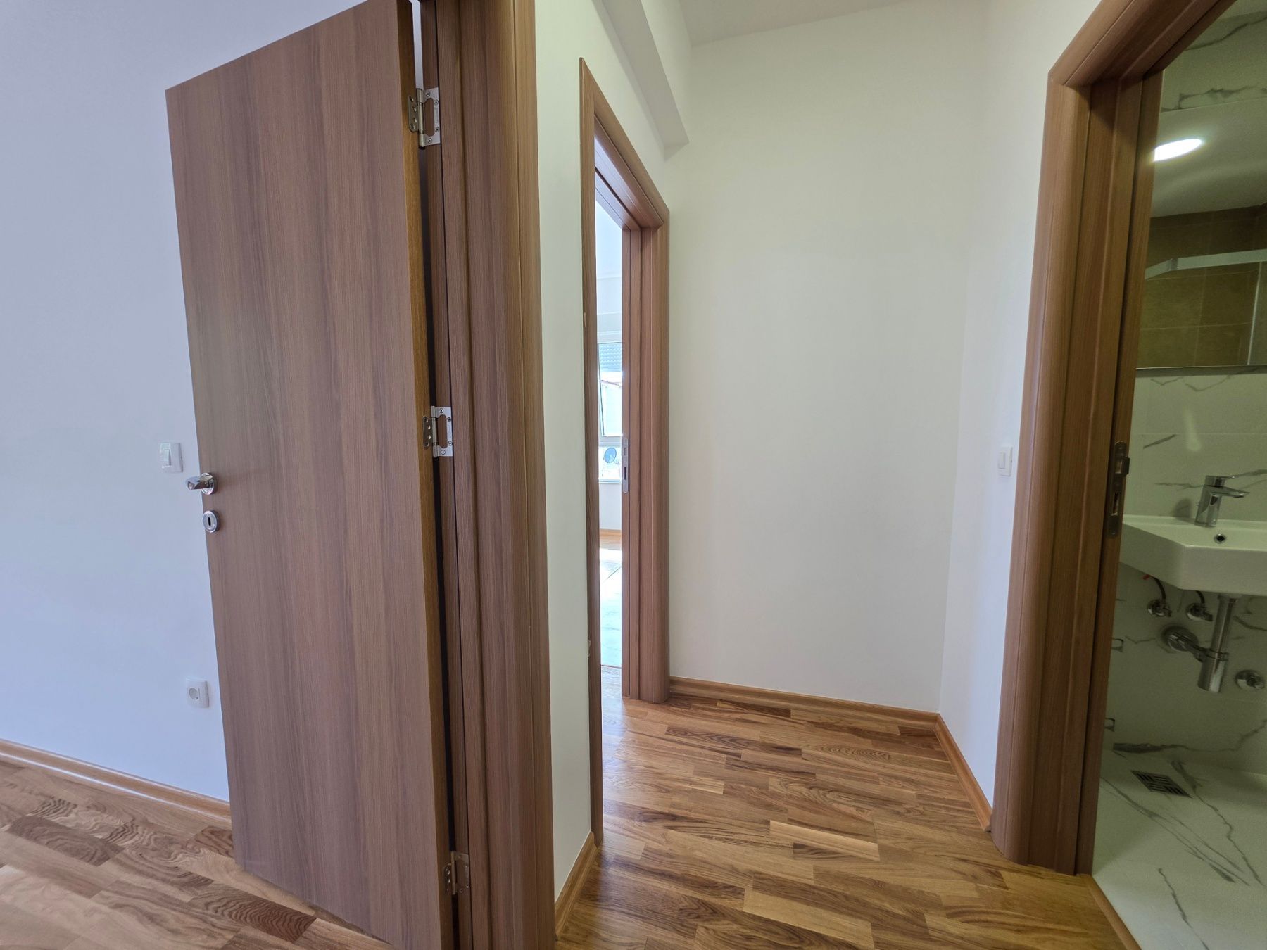 Prodaja novog jednosobnog stana 43m2 sa pogledom na more – Budva, Lazi - Amfora Real Estate