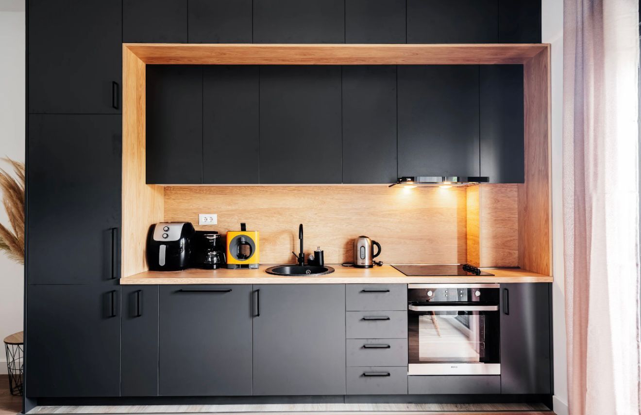 Izdavanje jednosobnog stana sa pogledom na more i garaznim mestom u luksuznom kompleksu 