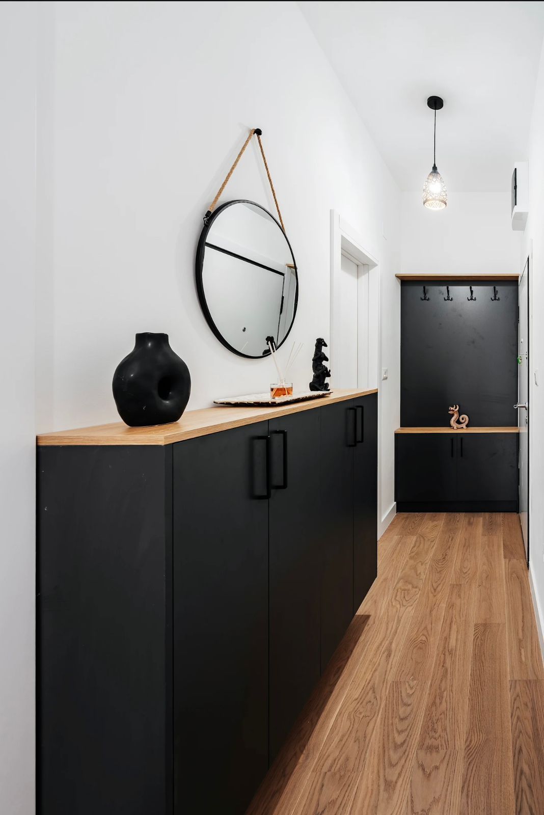 Izdavanje jednosobnog stana sa pogledom na more i garaznim mestom u luksuznom kompleksu 