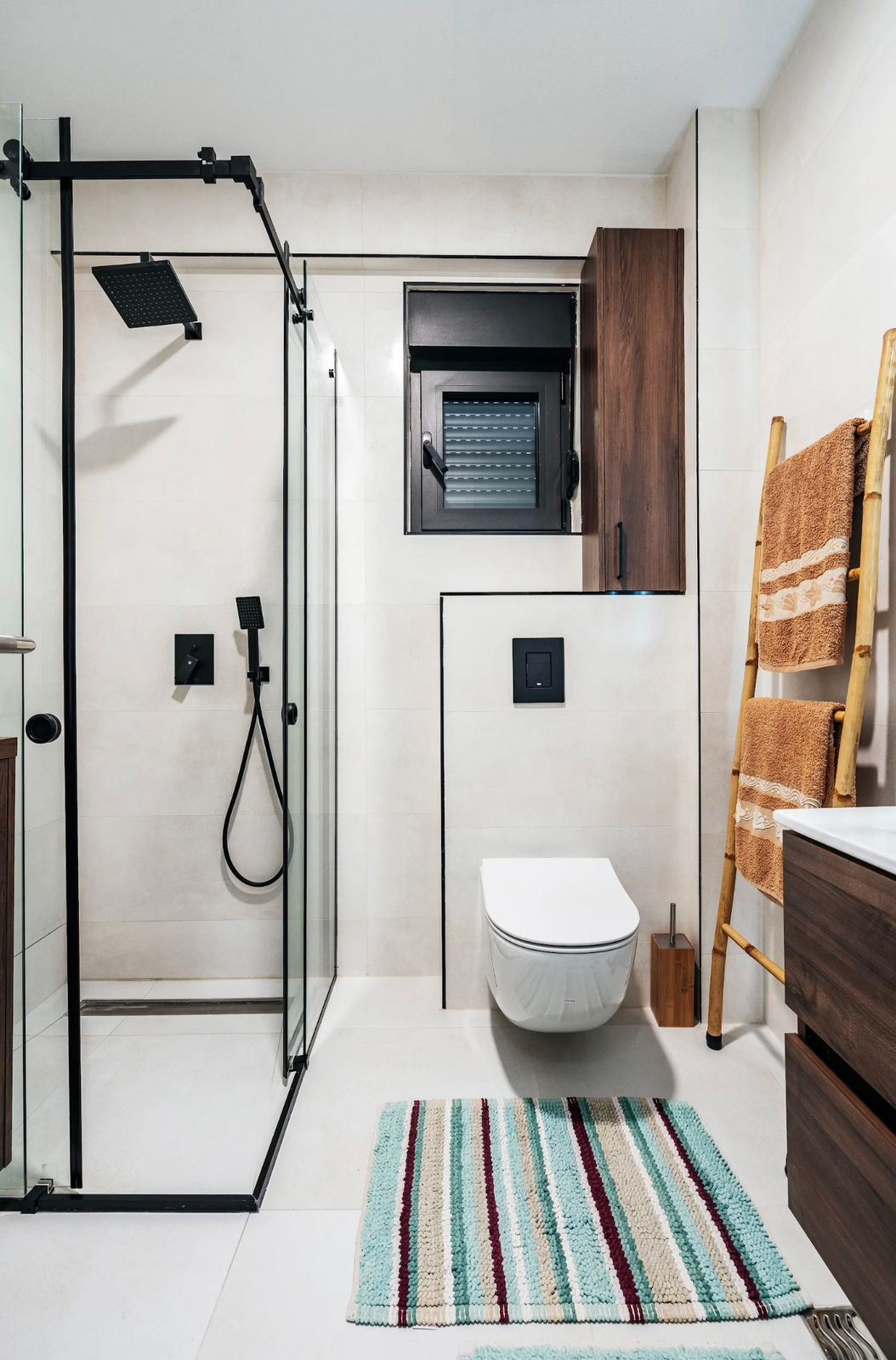 Izdavanje jednosobnog stana sa pogledom na more i garaznim mestom u luksuznom kompleksu 