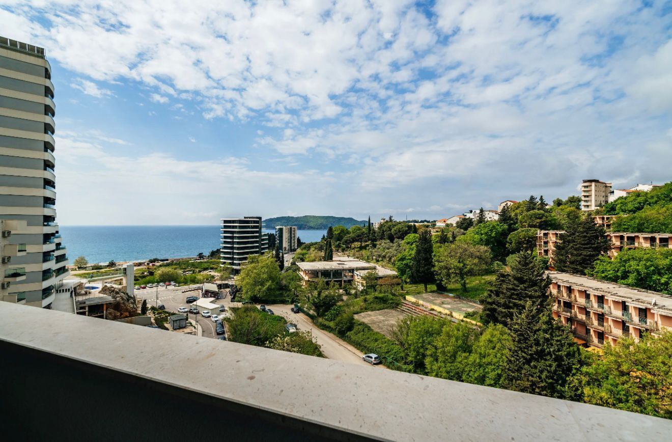 Izdavanje jednosobnog stana sa pogledom na more i garaznim mestom u luksuznom kompleksu 